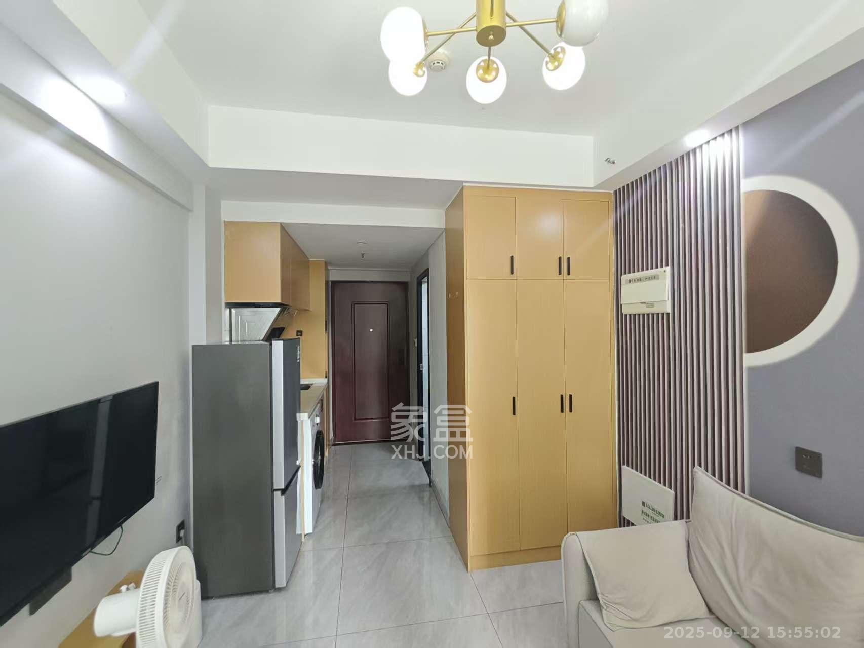 保利海德公园  1室1厅1卫    1600.0元/月 保利海德公园  1室1厅1卫    1600.0元/月室内图1