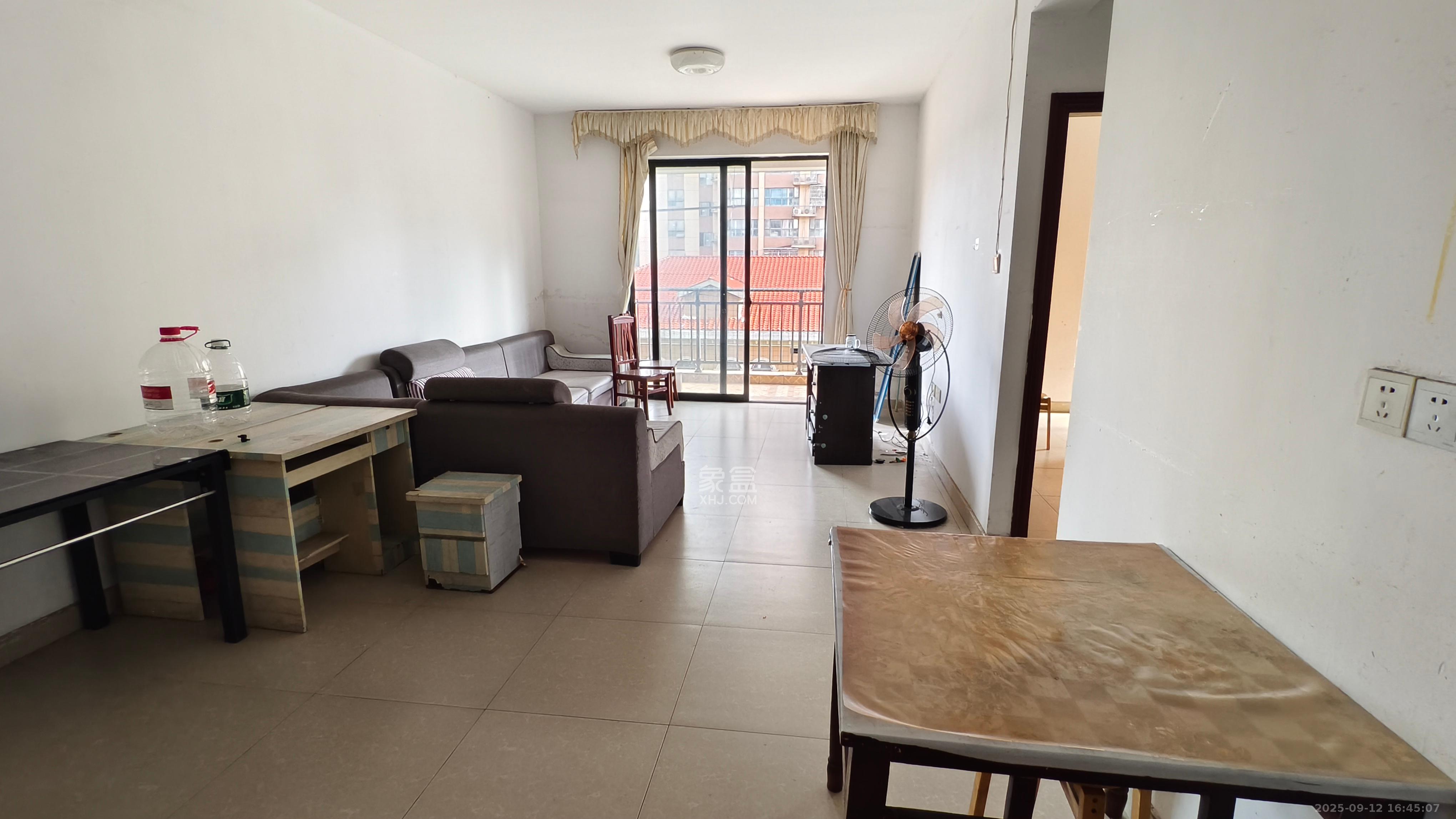 麓谷公馆(涉外国际公馆)  2室2厅1卫    1700.0元/月 麓谷公馆(涉外国际公馆)  2室2厅1卫    1700.0元/月