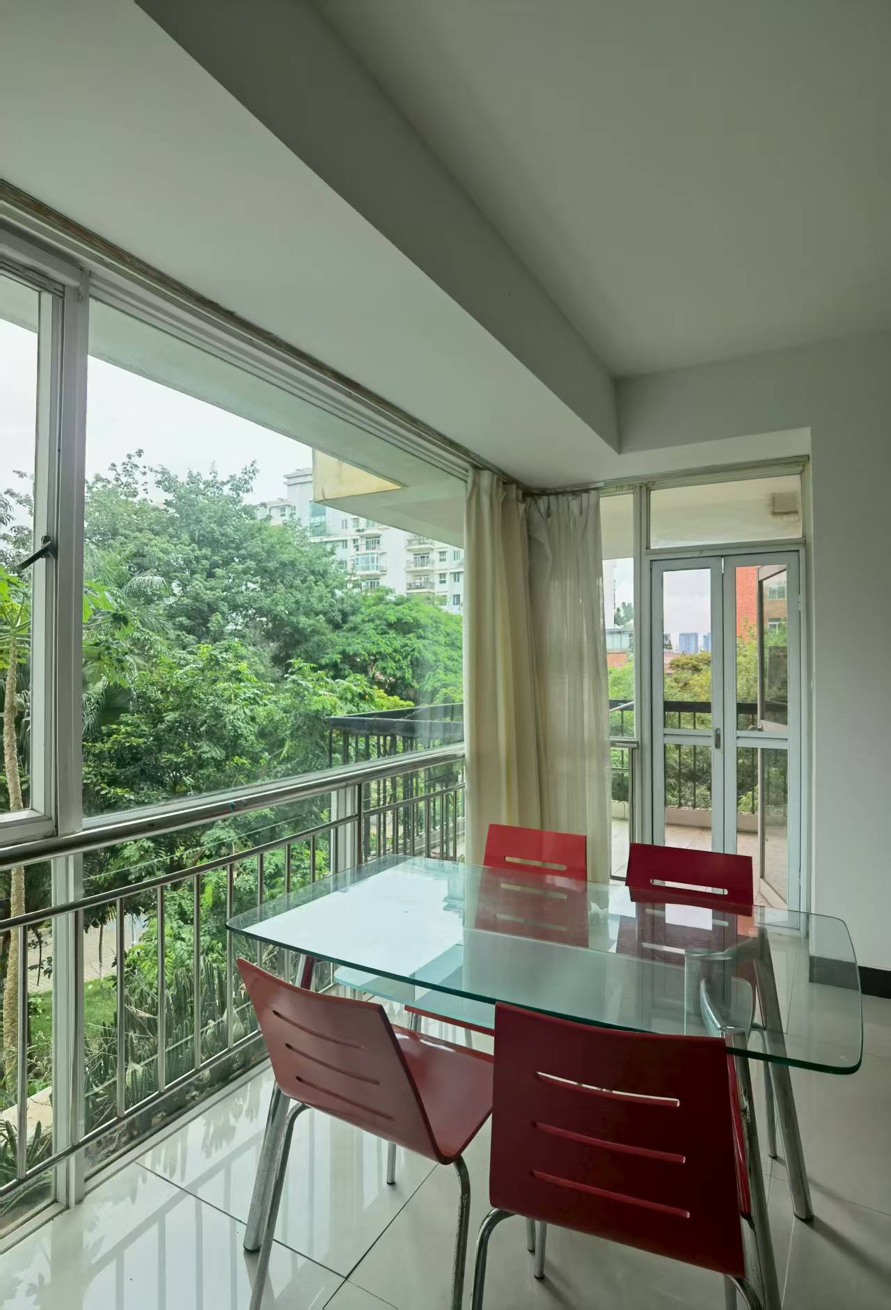 兆南绿岛家园 1室2厅2卫 3800.0元/月 兆南绿岛家园 1室2厅2卫 3800.0元/月室内图