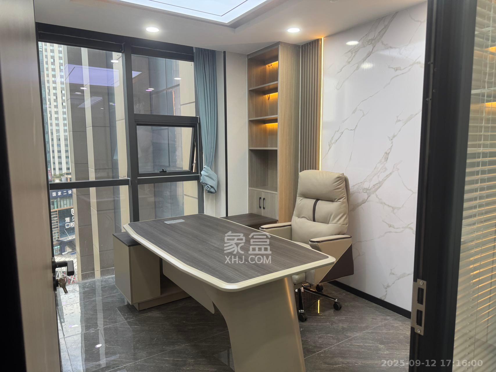 万坤图财富广场 1室1厅1卫 3800.0元/月 万坤图财富广场 1室1厅1卫 3800.0元/月室内图