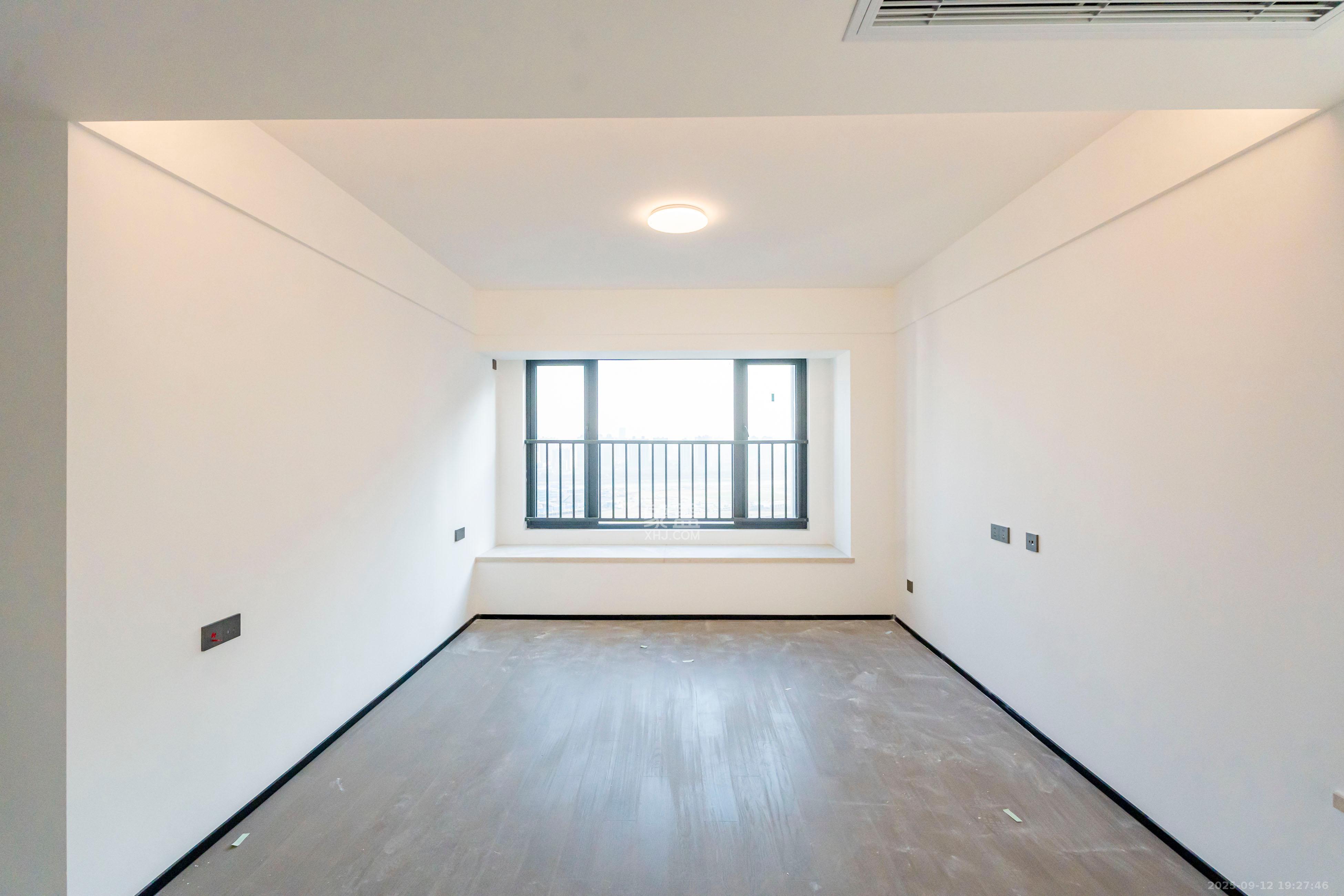 万科半岛国际 4室2厅1卫 215.0万 万科半岛国际 4室2厅1卫 215.0万卧室