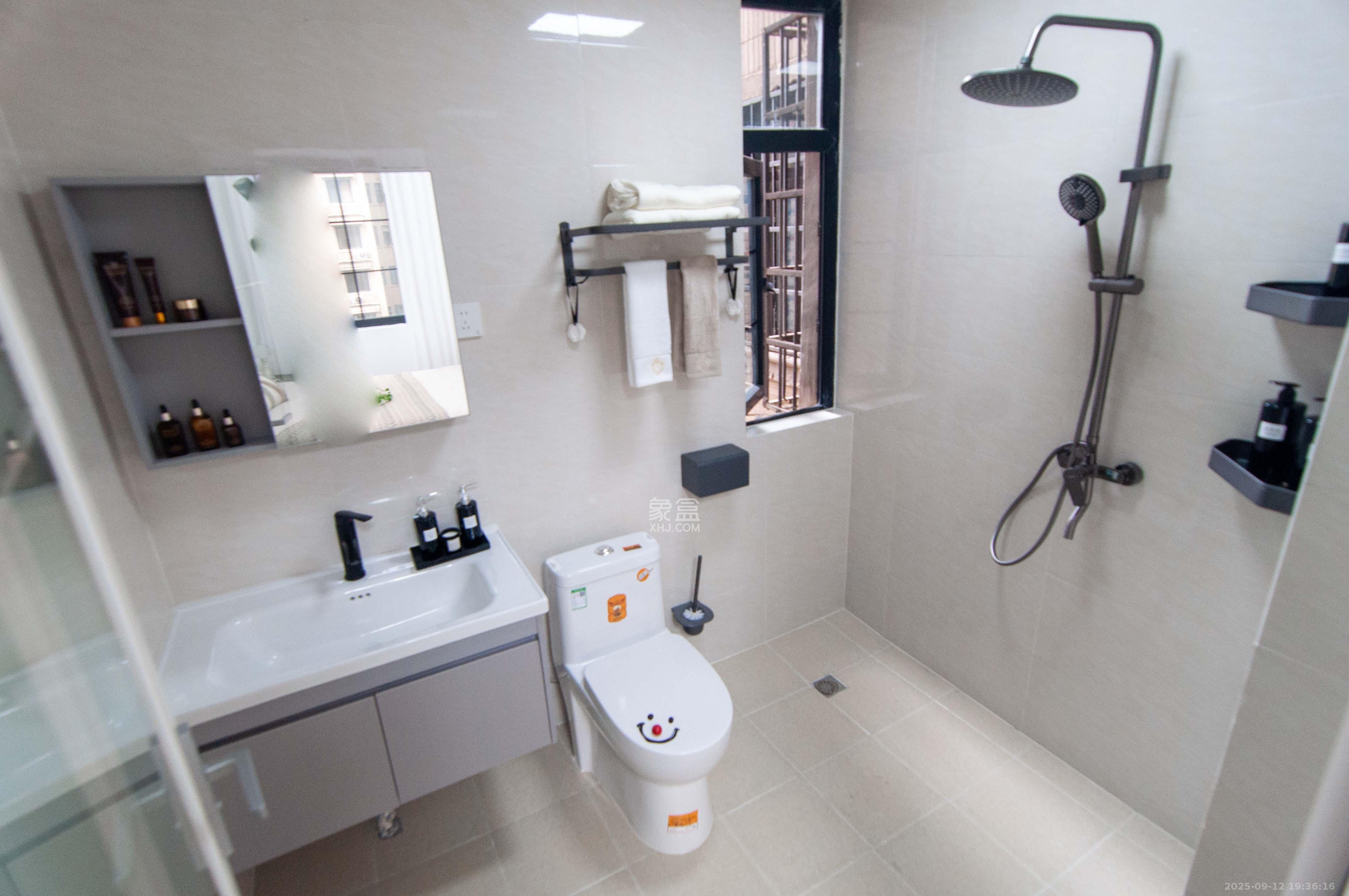 沁园春御院  3室2厅2卫    127.8万 沁园春御院  3室2厅2卫    127.8万卫生间