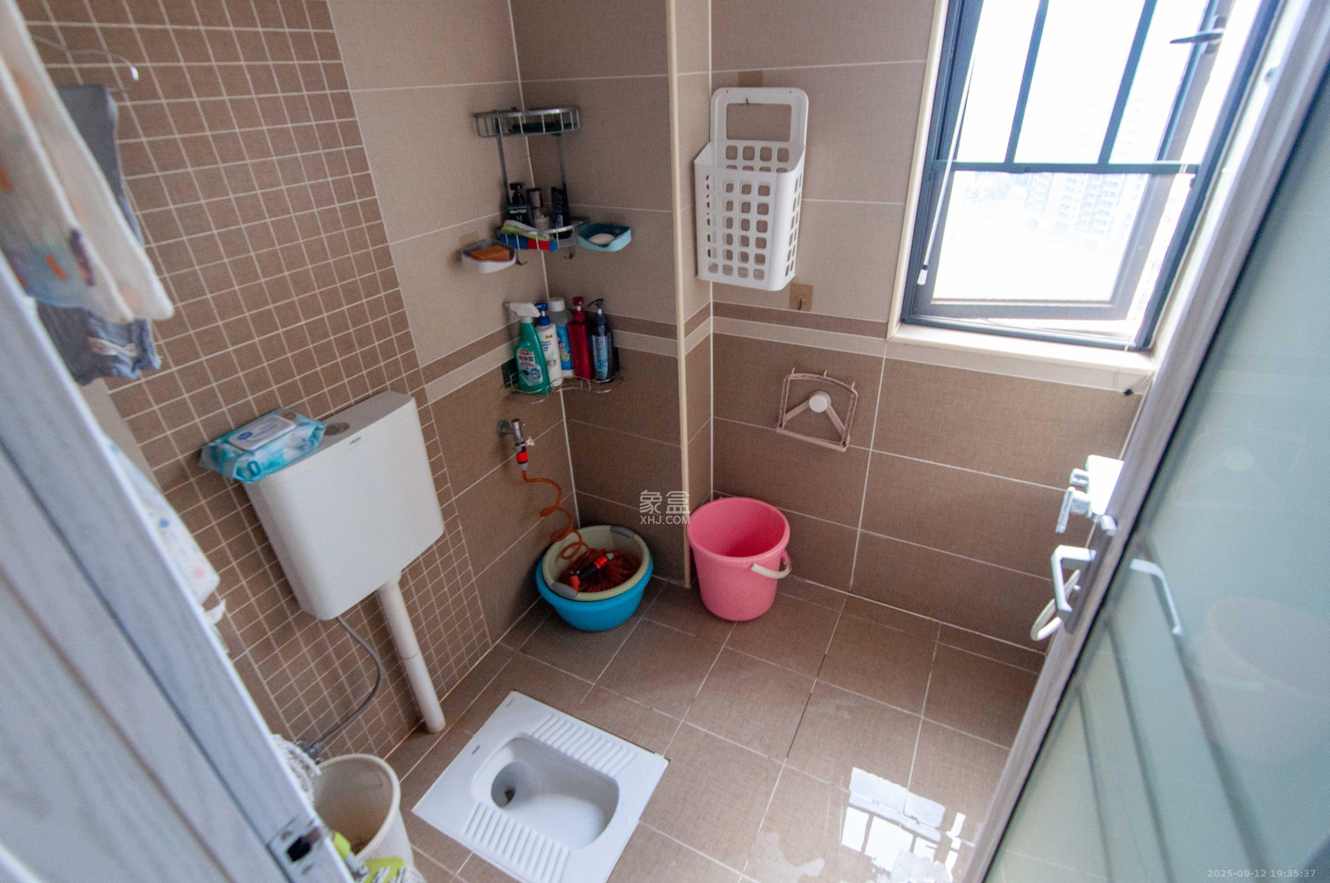 振业城二期 3室1厅1卫 128.0万 振业城二期 3室1厅1卫 128.0万卫生间