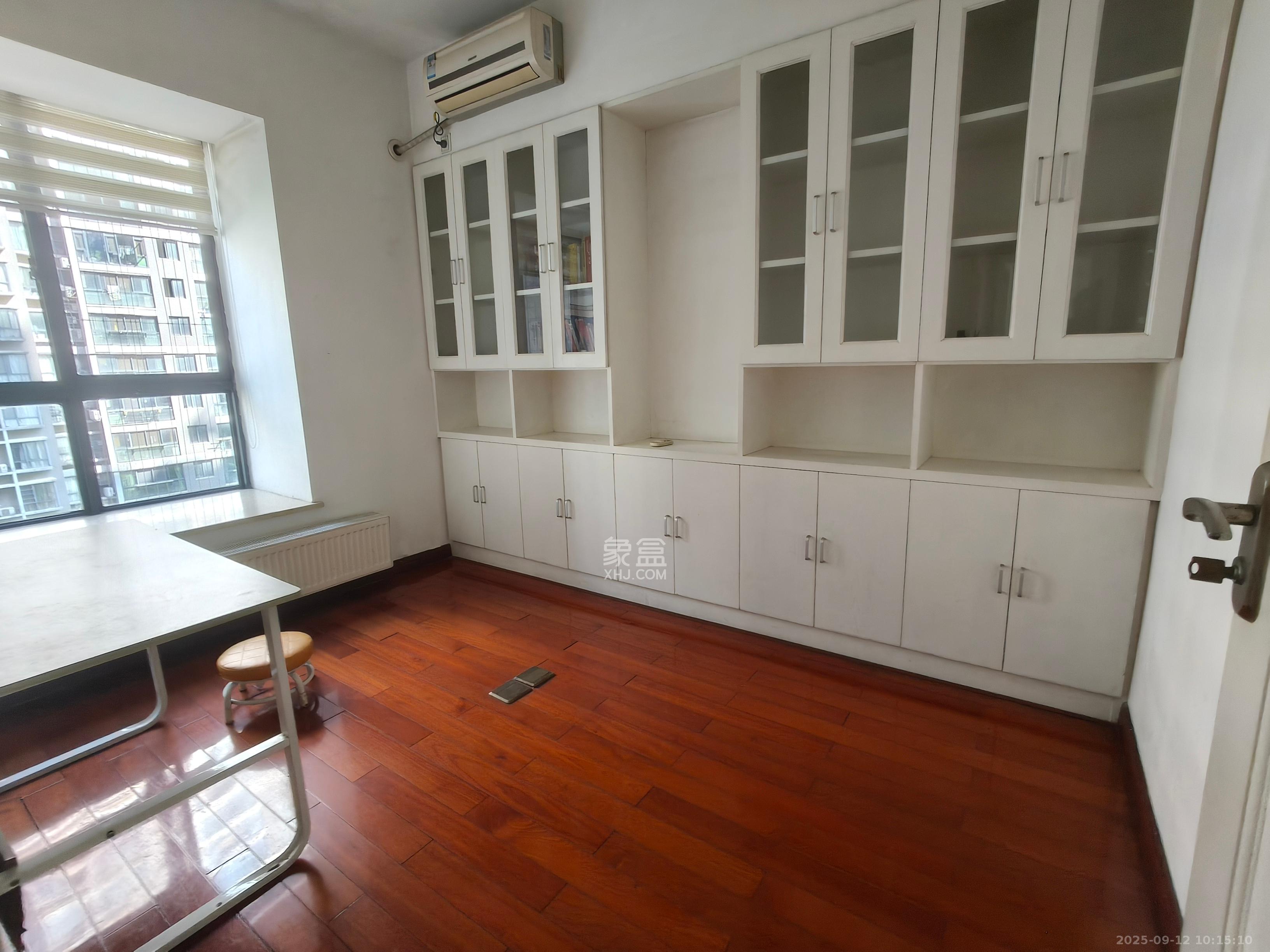 湘江世纪城聚江苑 4室2厅2卫 3200.0元/月 湘江世纪城聚江苑 4室2厅2卫 3200.0元/月室内图