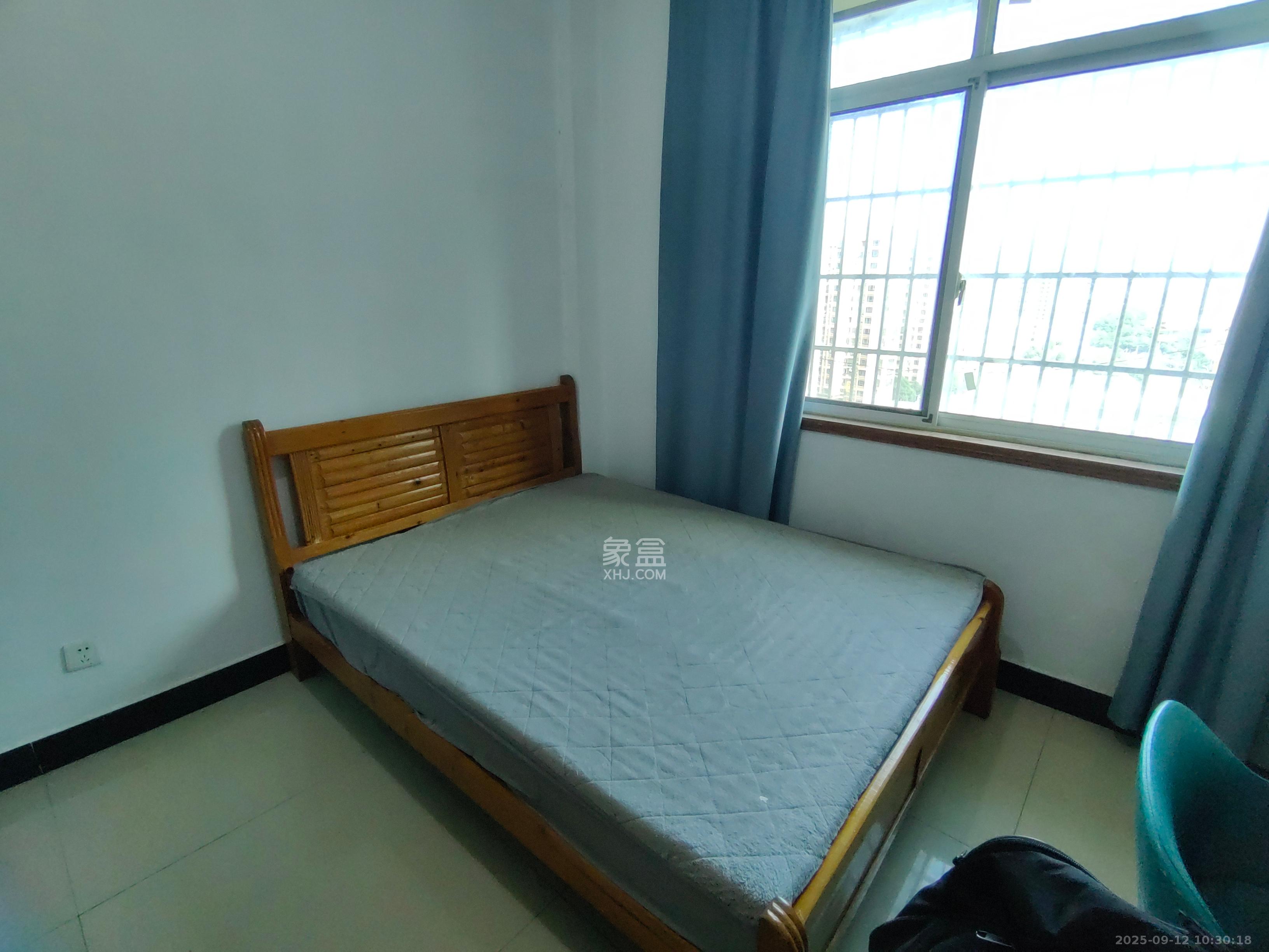 洞井二小区 3室2厅1卫 2100.0元/月 洞井二小区 3室2厅1卫 2100.0元/月室内图