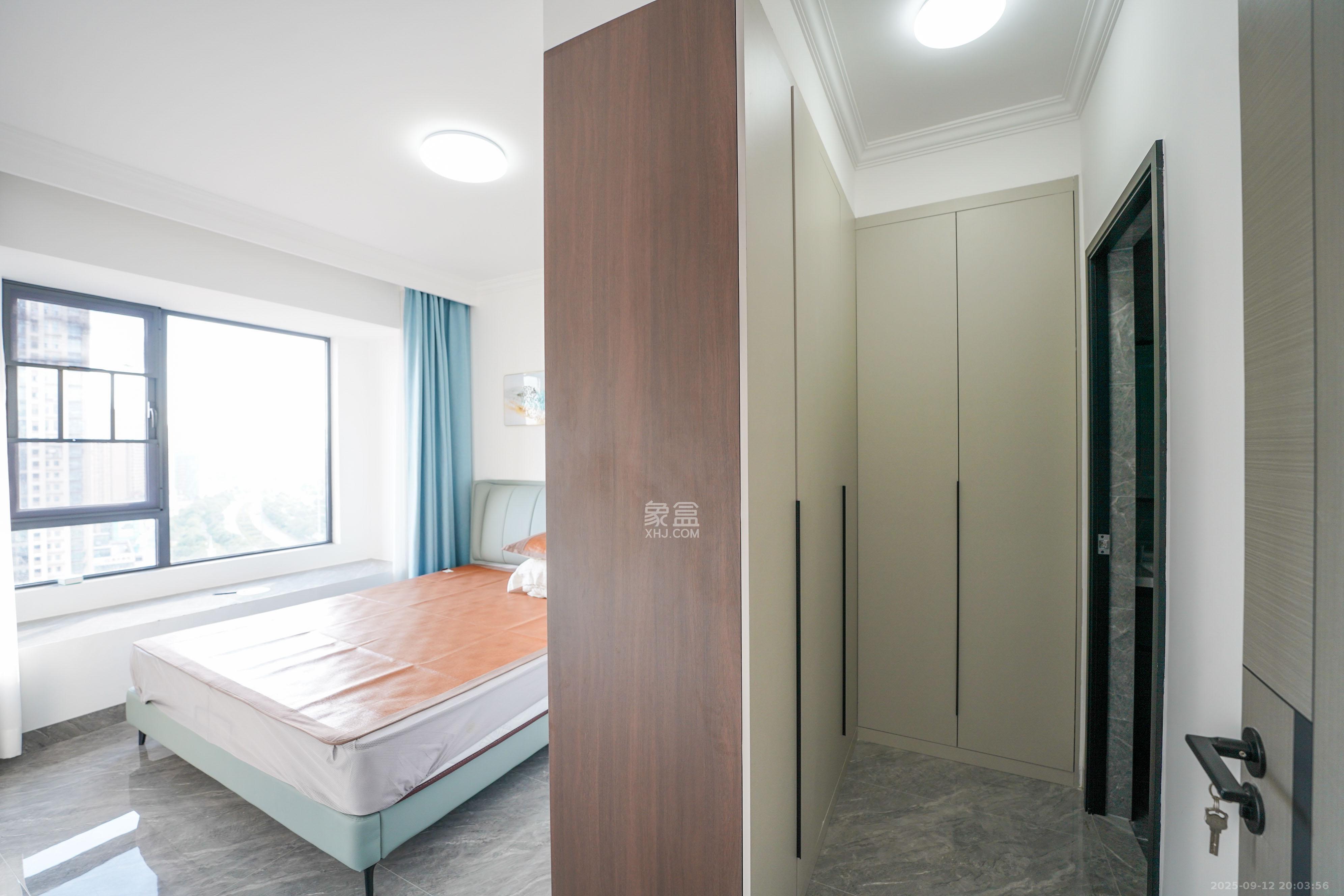 旭辉雨金广场 3室2厅2卫 108.0万 旭辉雨金广场 3室2厅2卫 108.0万卧室