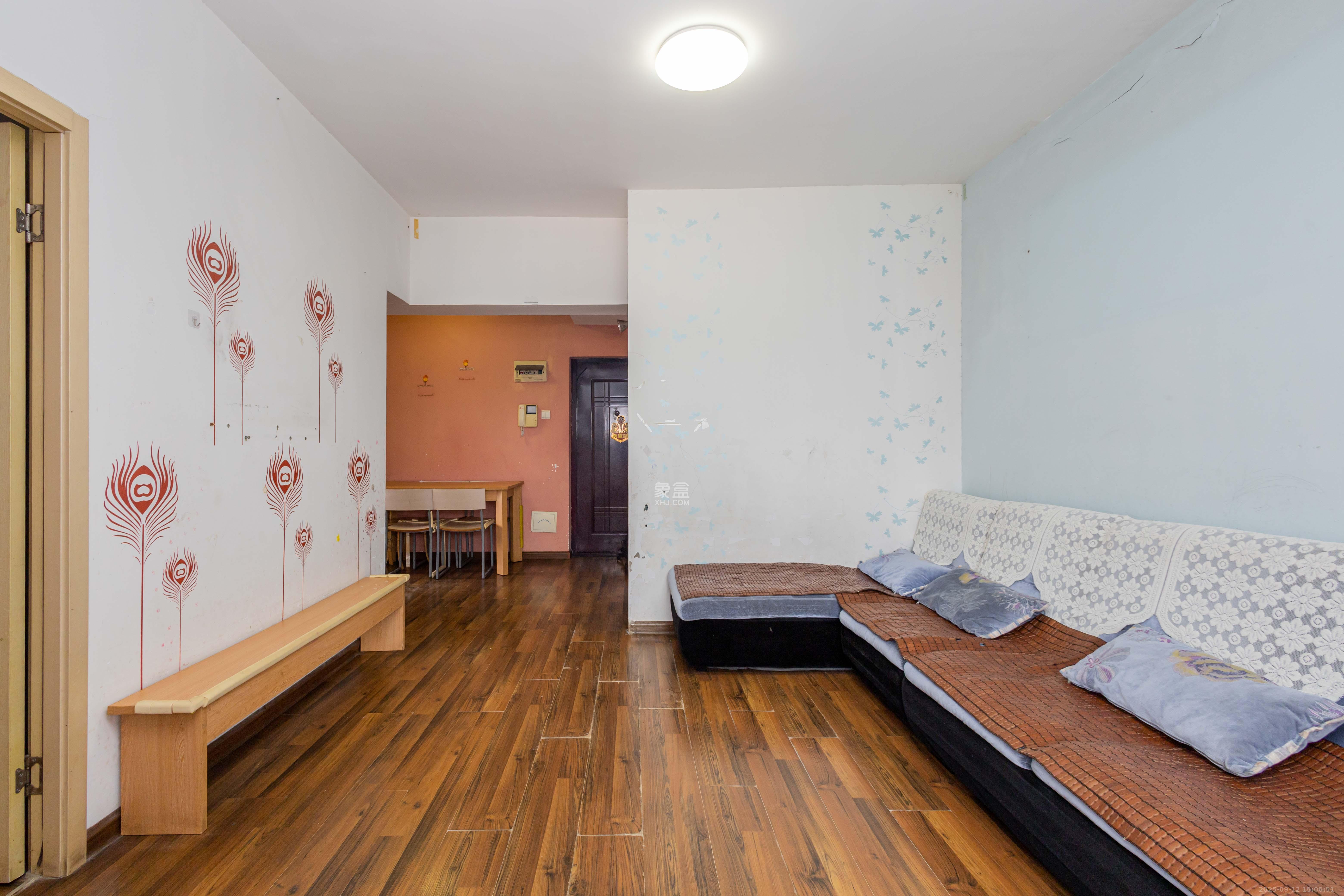 未来蜂巢 3室1厅1卫 36.5万 未来蜂巢 3室1厅1卫 36.5万客厅