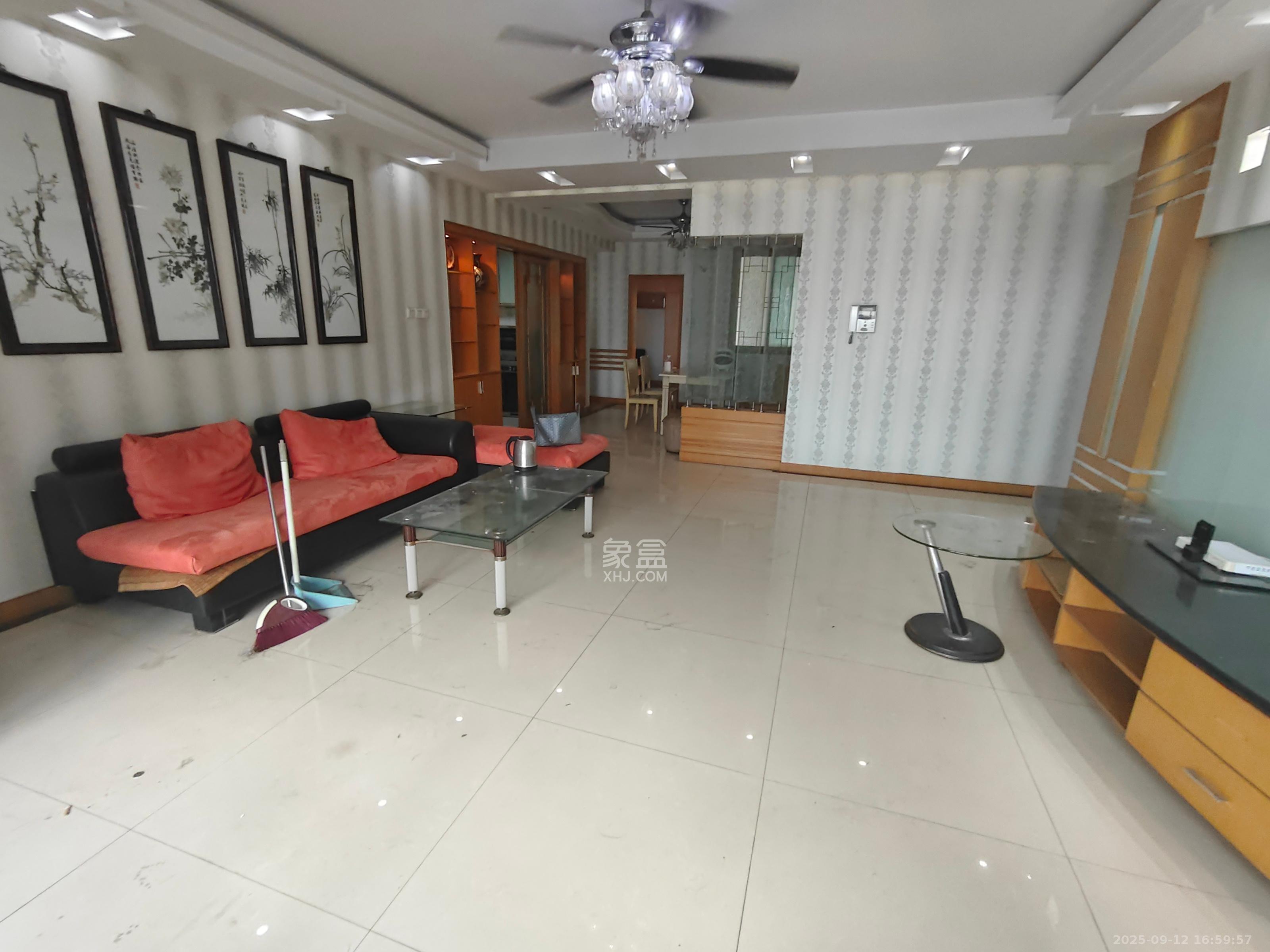 省建苑小区  4室1厅1卫    3200.0元/月室内图