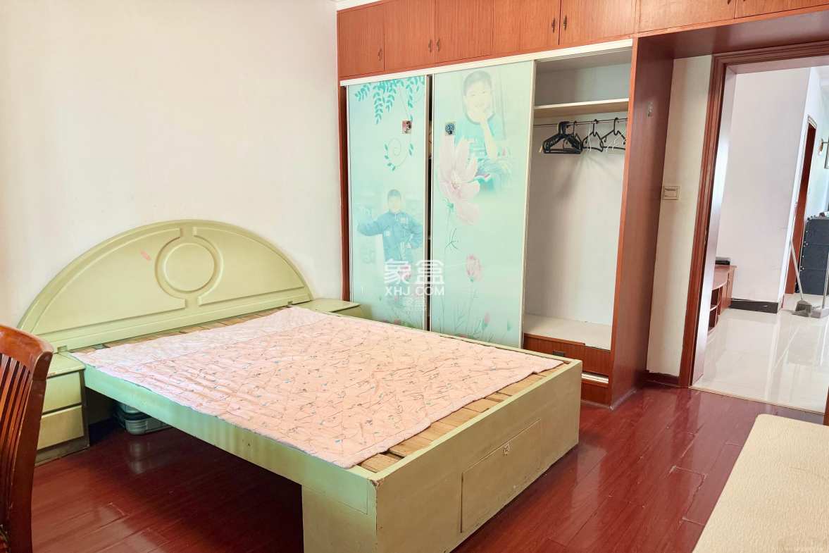 中南汽车世界 2室2厅1卫 1100.0元/月 中南汽车世界 2室2厅1卫 1100.0元/月室内图