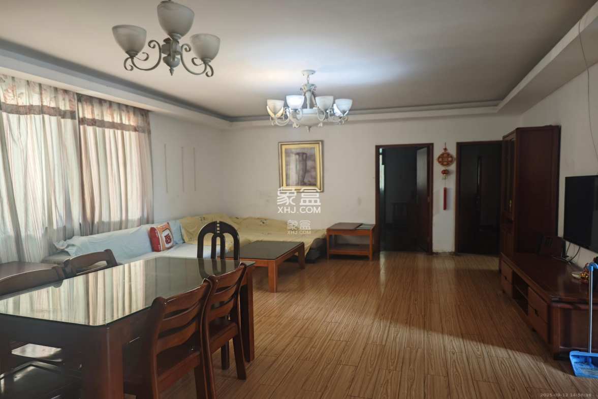 乔庄社区 3室2厅1卫 2500.0元/月 乔庄社区 3室2厅1卫 2500.0元/月室内图