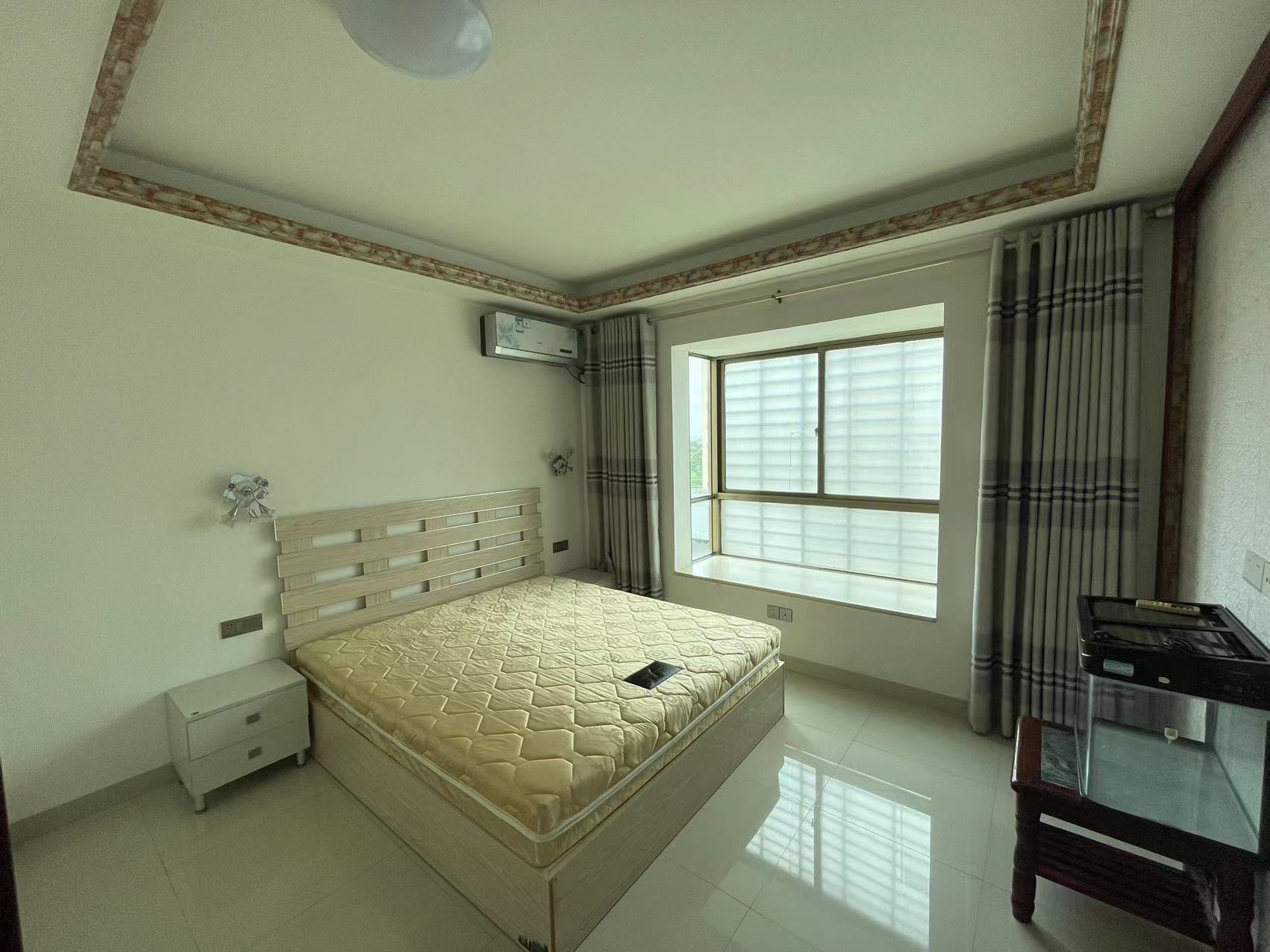 易瓒良庄  3室2厅1卫    2200.0元/月室内图