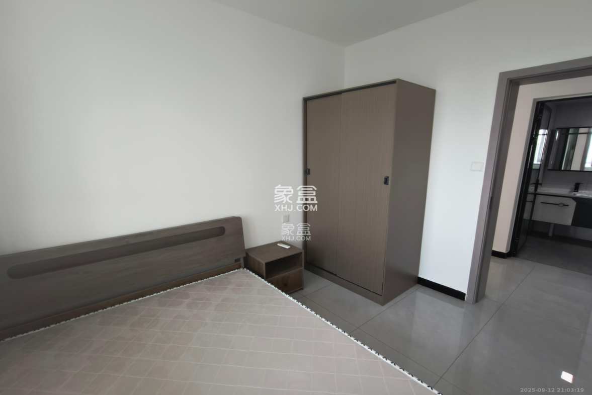 青竹湖曦园  3室2厅1卫    2000.0元/月 青竹湖曦园  3室2厅1卫    2000.0元/月室内图