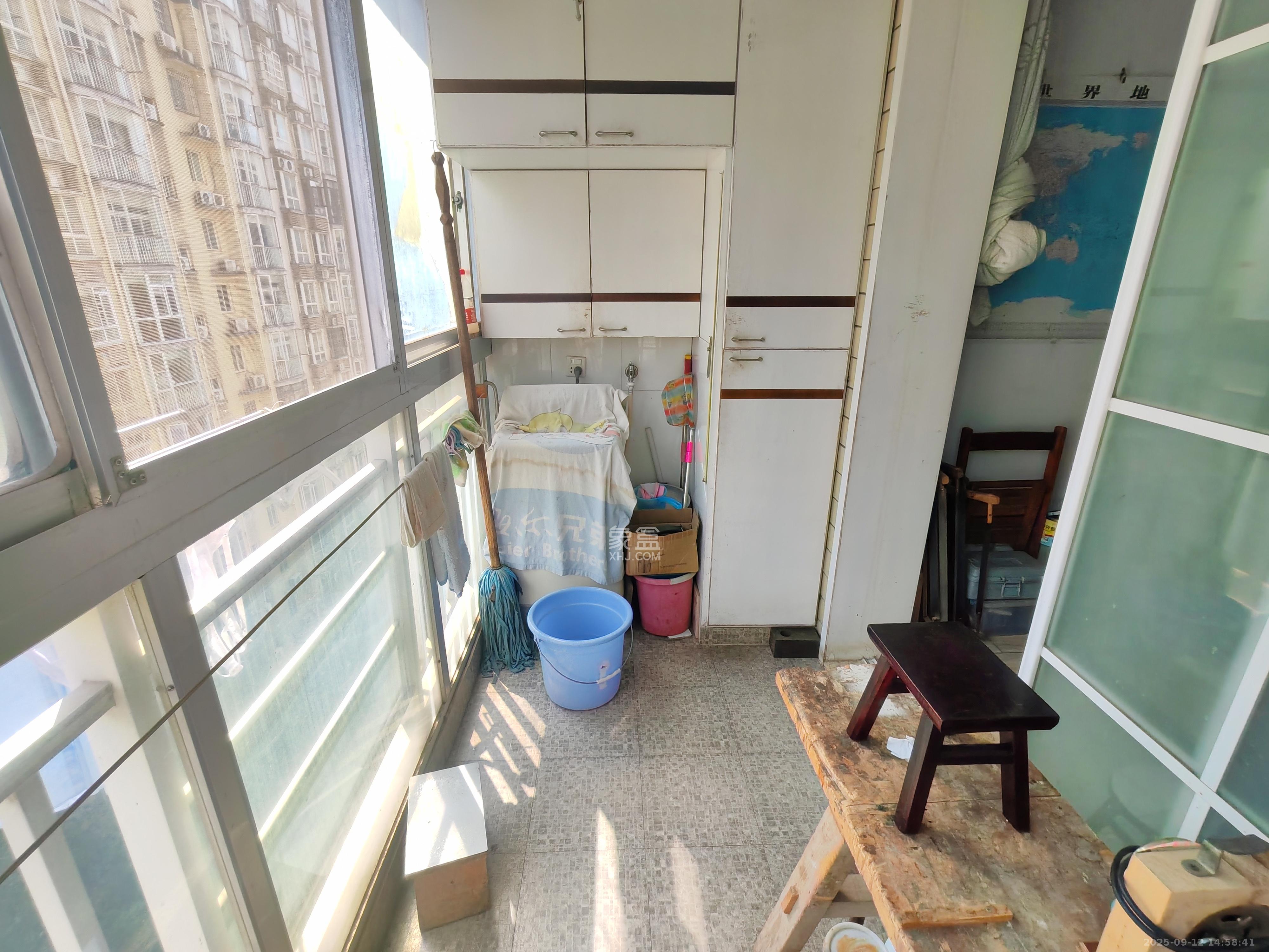 星语林名园  3室2厅2卫    2000.0元/月室内图