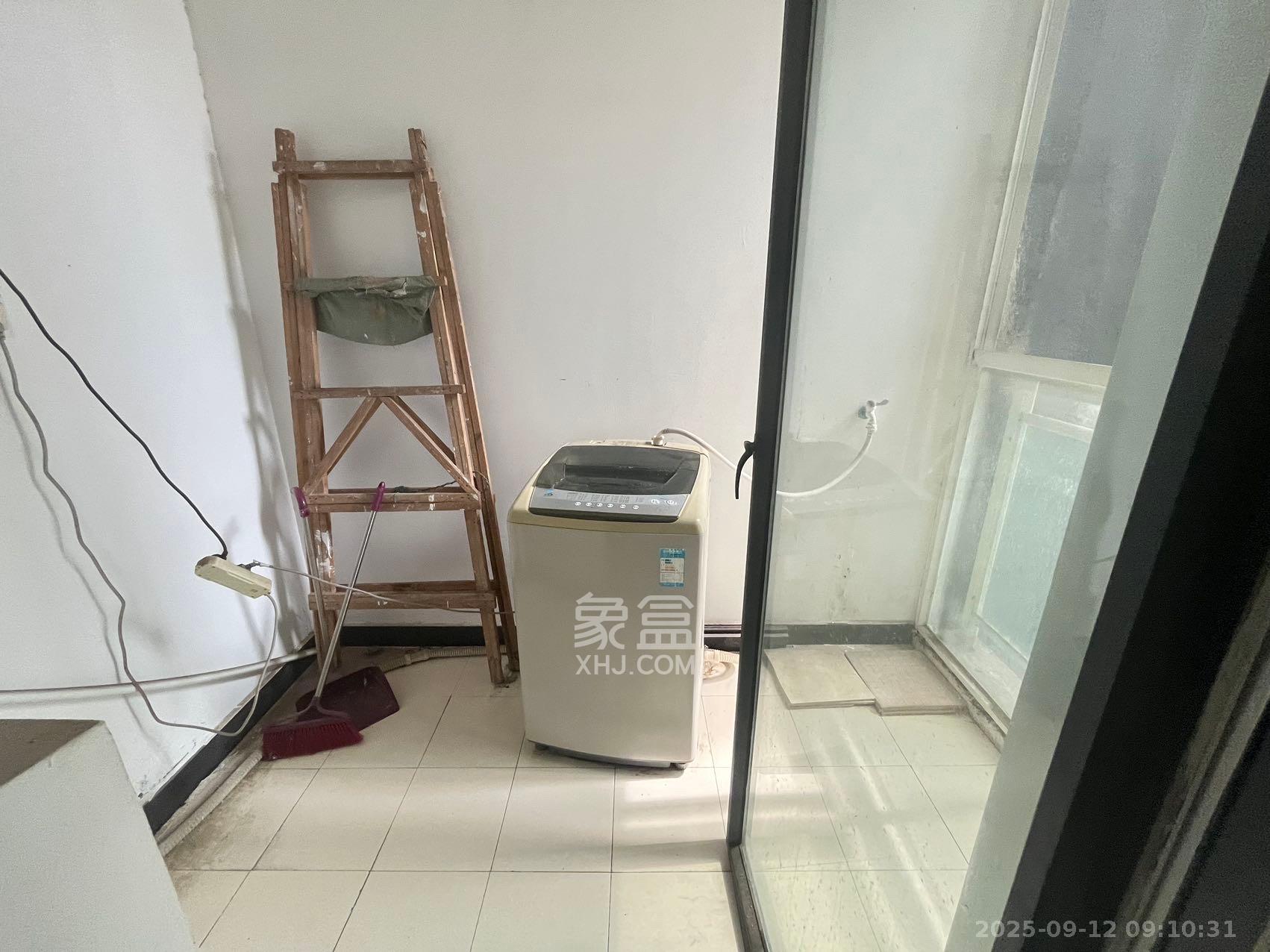 美林银谷  3室2厅1卫   3000.00元/月室内图