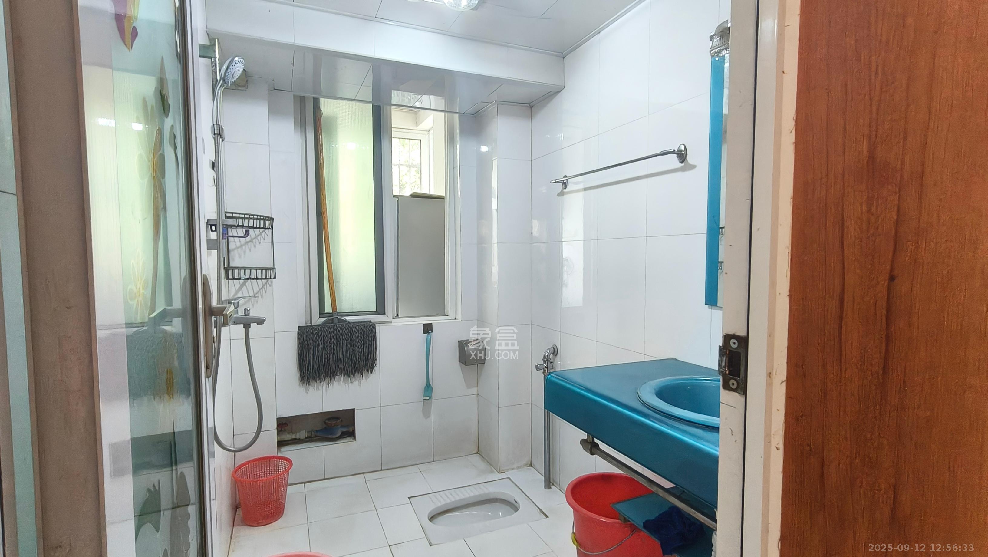 德润园  3室2厅2卫    2400.0元/月室内图