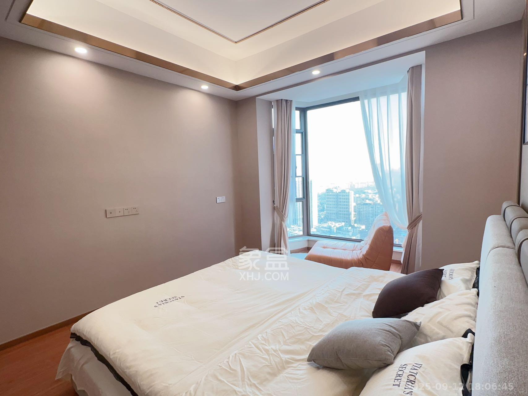 富兴时代御城  4室2厅2卫    7500.0元/月室内图