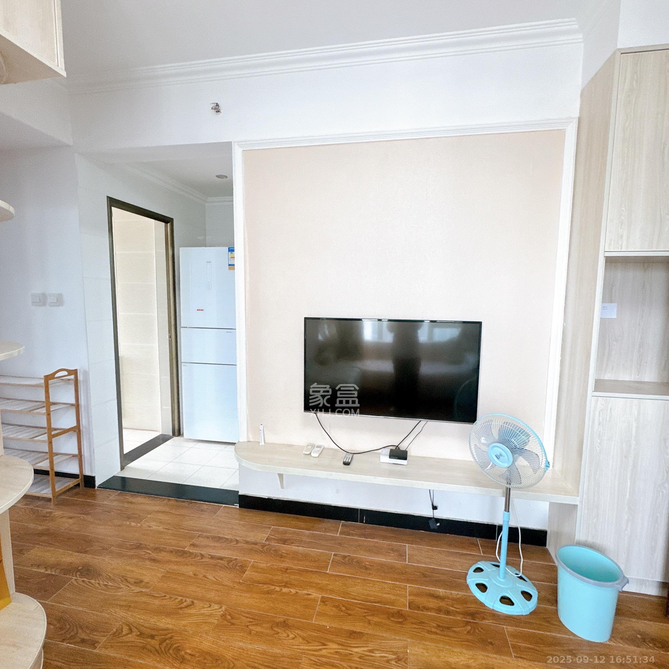 北辰三角洲E3区 2室1厅1卫 2400.0元/月 北辰三角洲E3区 2室1厅1卫 2400.0元/月室内图