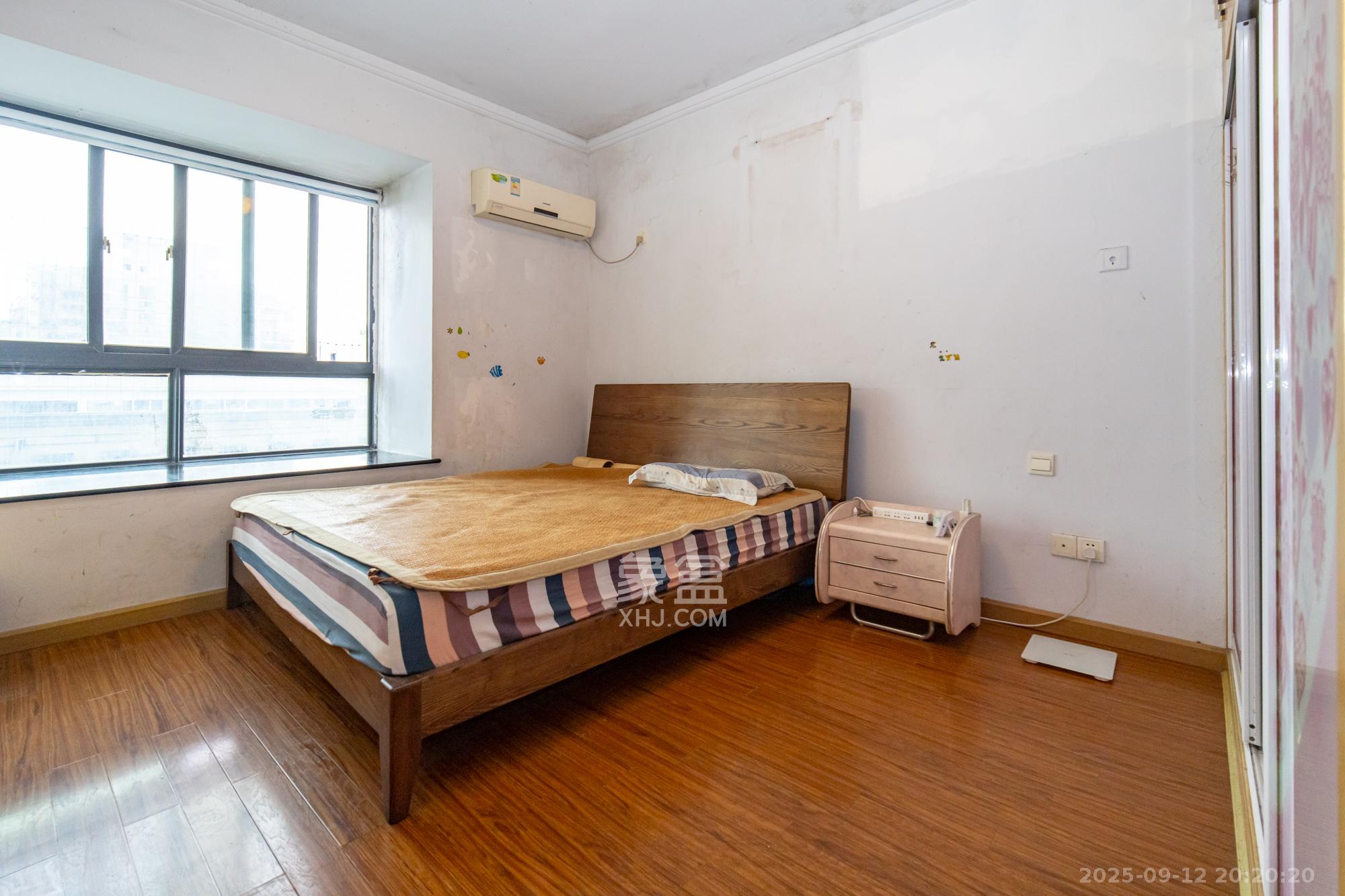 尚都花园城  2室2厅1卫    39.8万 尚都花园城  2室2厅1卫    39.8万卧室