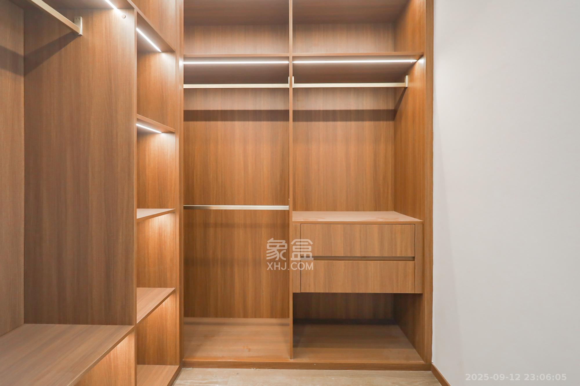 江山印  4室2厅3卫    550.0万 江山印  4室2厅3卫    550.0万其他