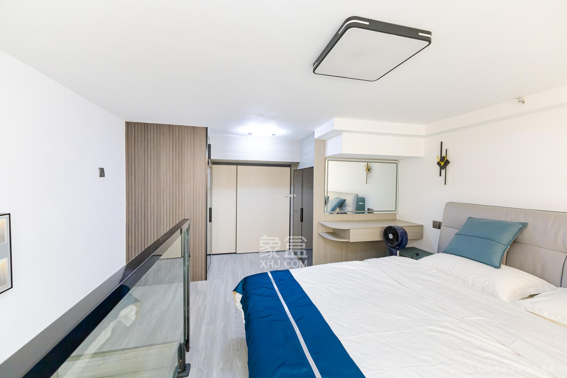 卡地亚公寓  2室1厅1卫    35.0万 卡地亚公寓  2室1厅1卫    35.0万卧室