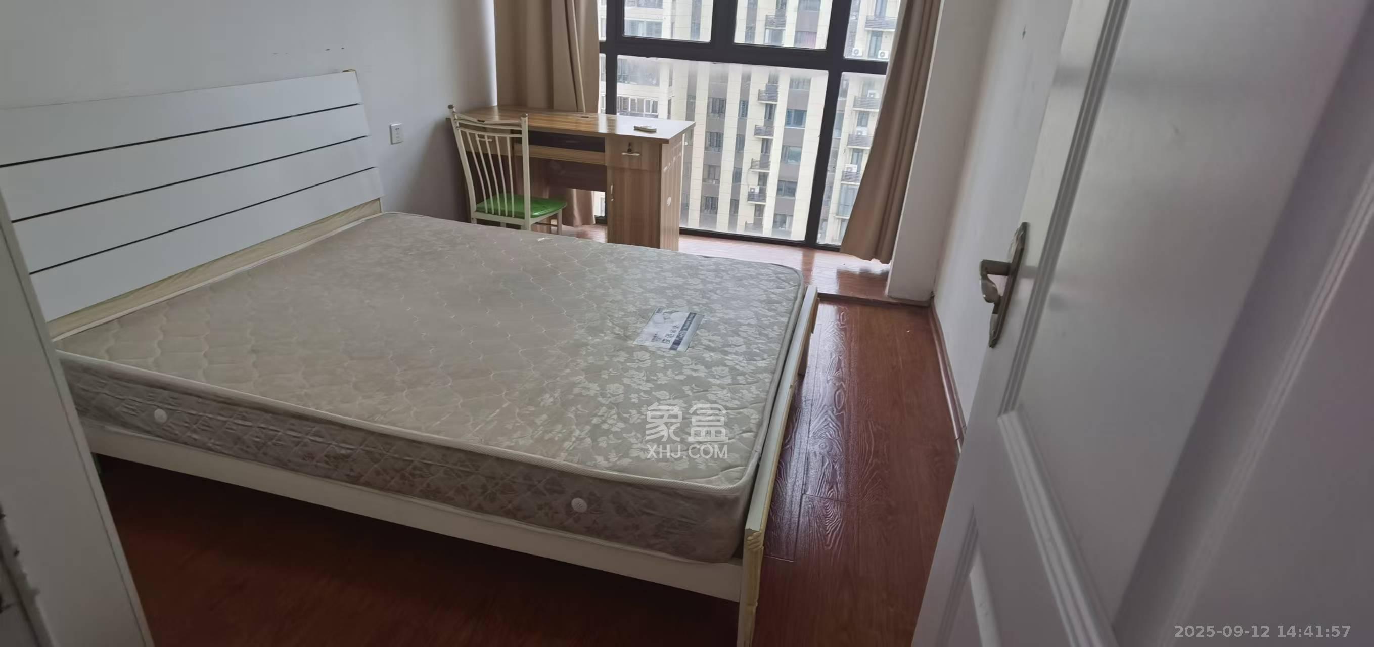 和泓梅溪四季 3室2厅1卫 2400.0元/月 和泓梅溪四季 3室2厅1卫 2400.0元/月室内图