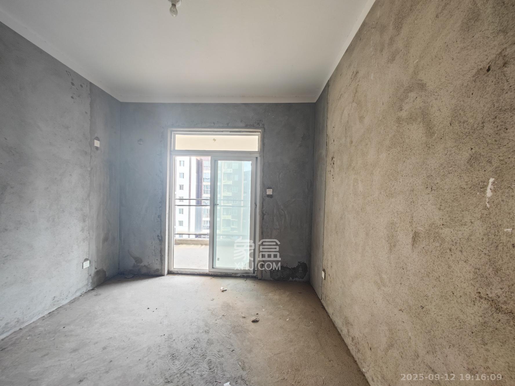 湘府十城(汇财御景湾新寓,汇财国际) 5室1厅2卫 102.0万 湘府十城(汇财御景湾新寓,汇财国际) 5室1厅2卫 102.0万卧室