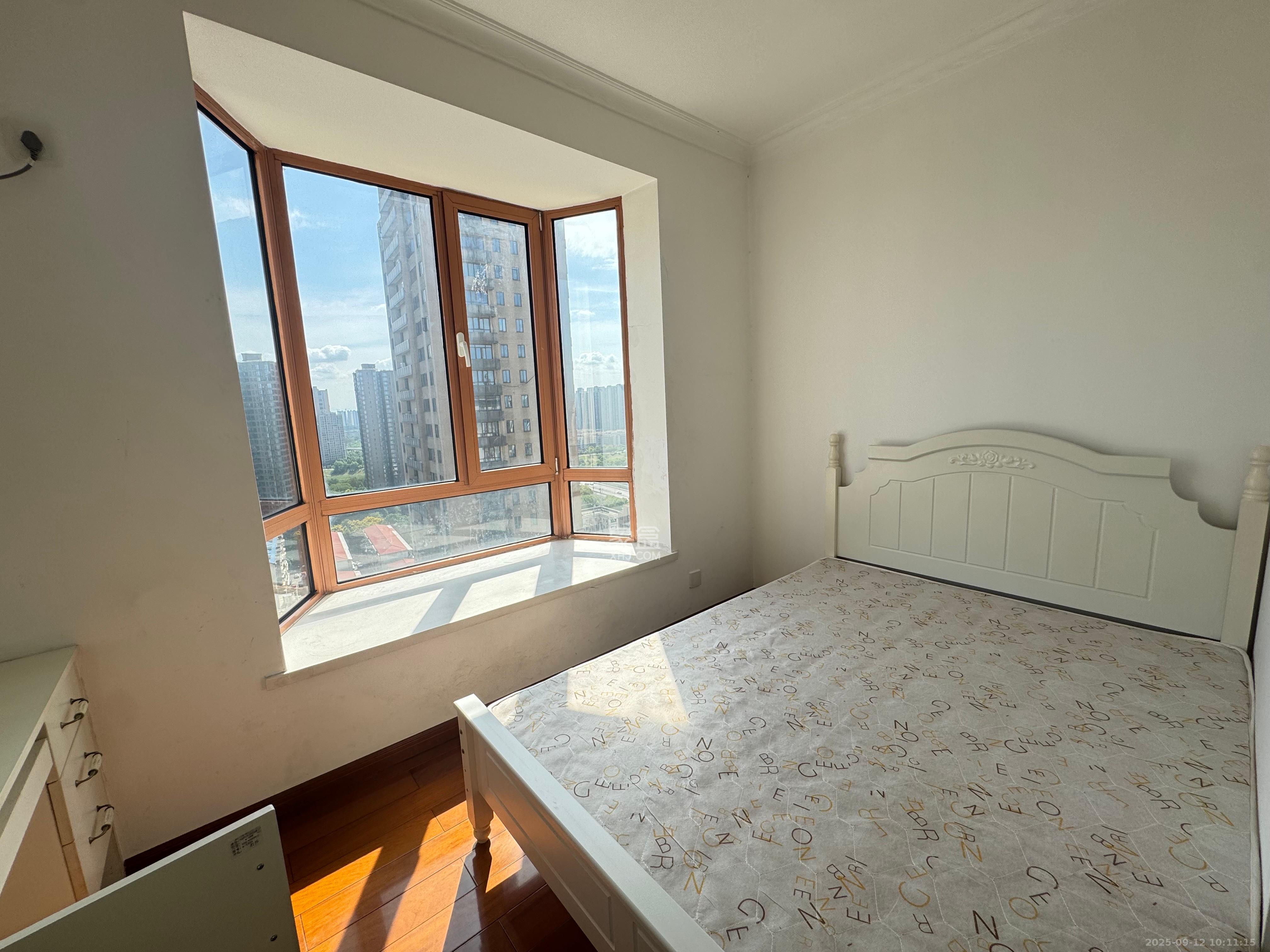 世嘉国际华城  4室2厅1卫    3800.0元/月 世嘉国际华城  4室2厅1卫    3800.0元/月室内图