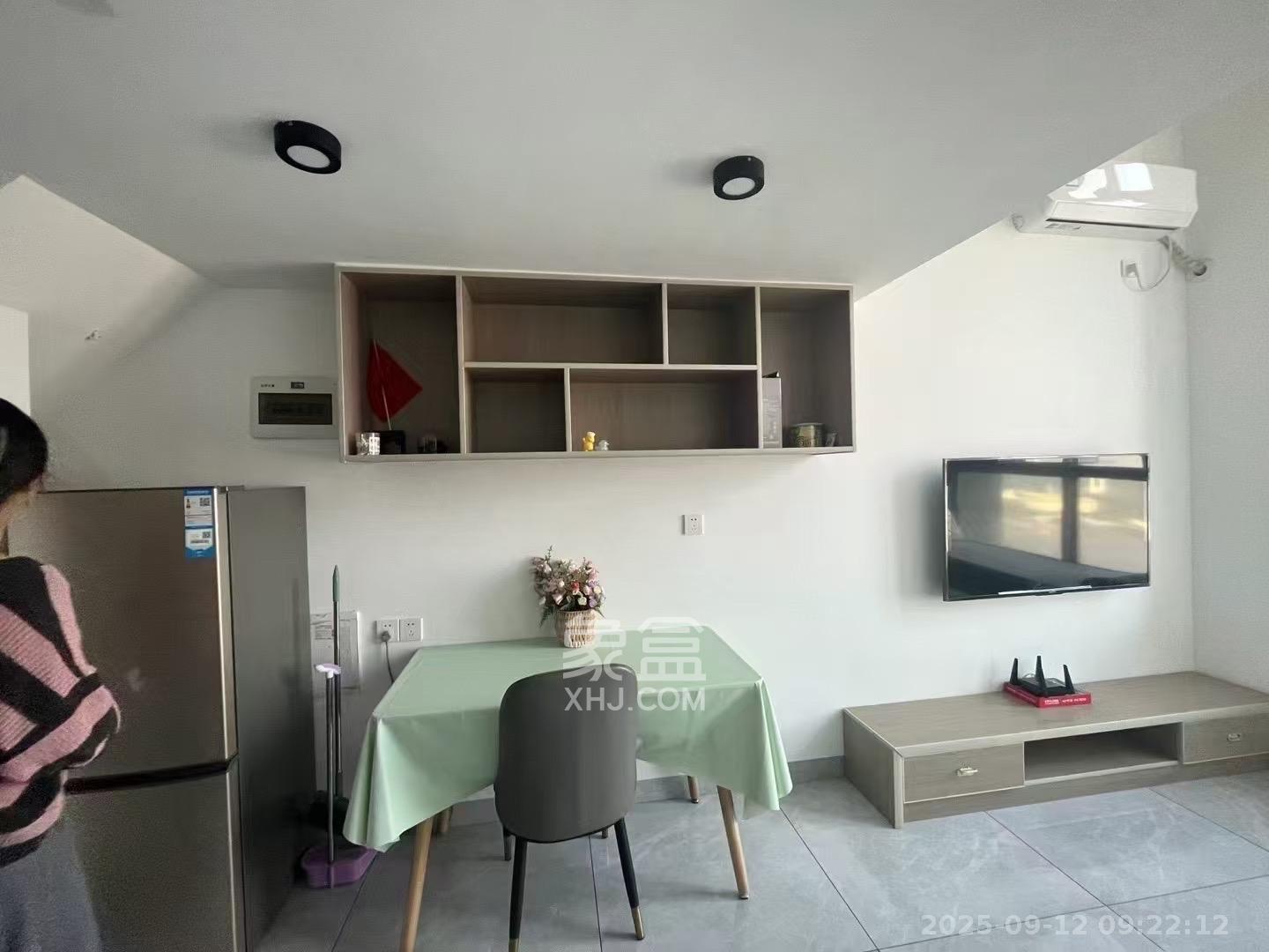 弘坤云寓  1室0厅0卫    2200.0元/月室内图