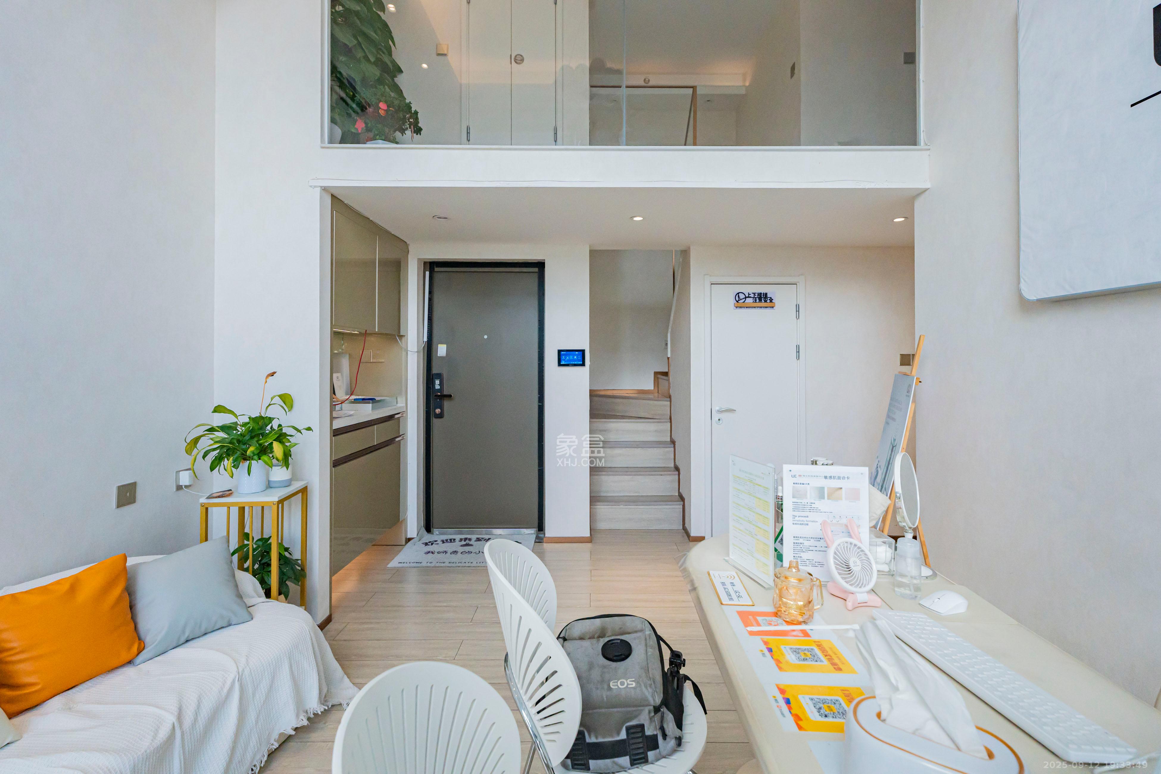 华远华时代  4室2厅2卫    110.0万 华远华时代  4室2厅2卫    110.0万客厅