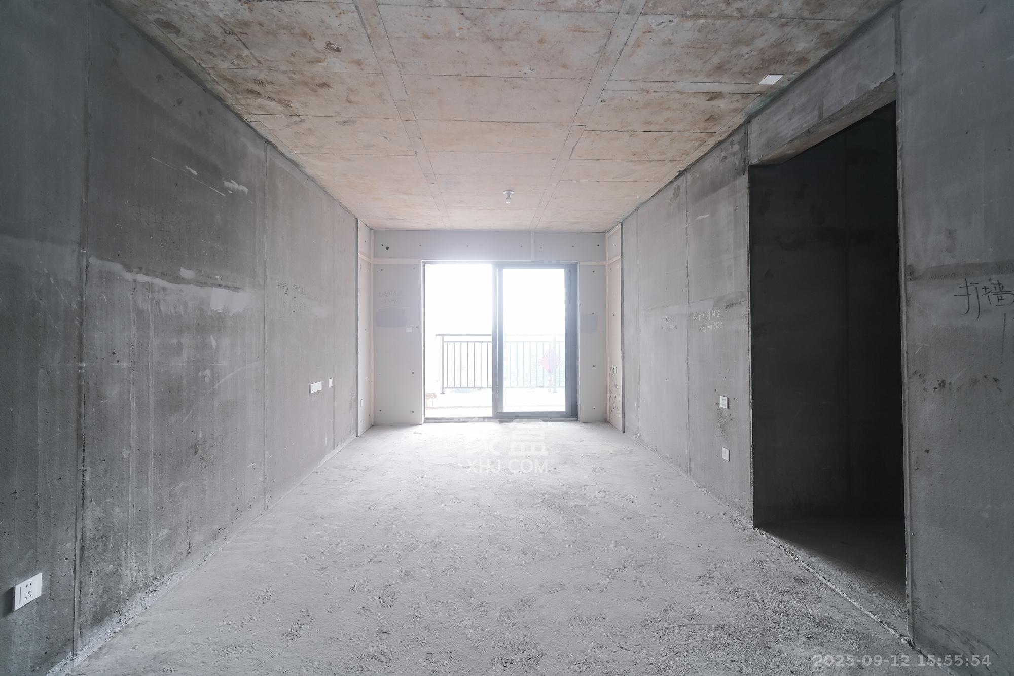 和顺府  4室2厅1卫    110.0万 和顺府  4室2厅1卫    110.0万客厅