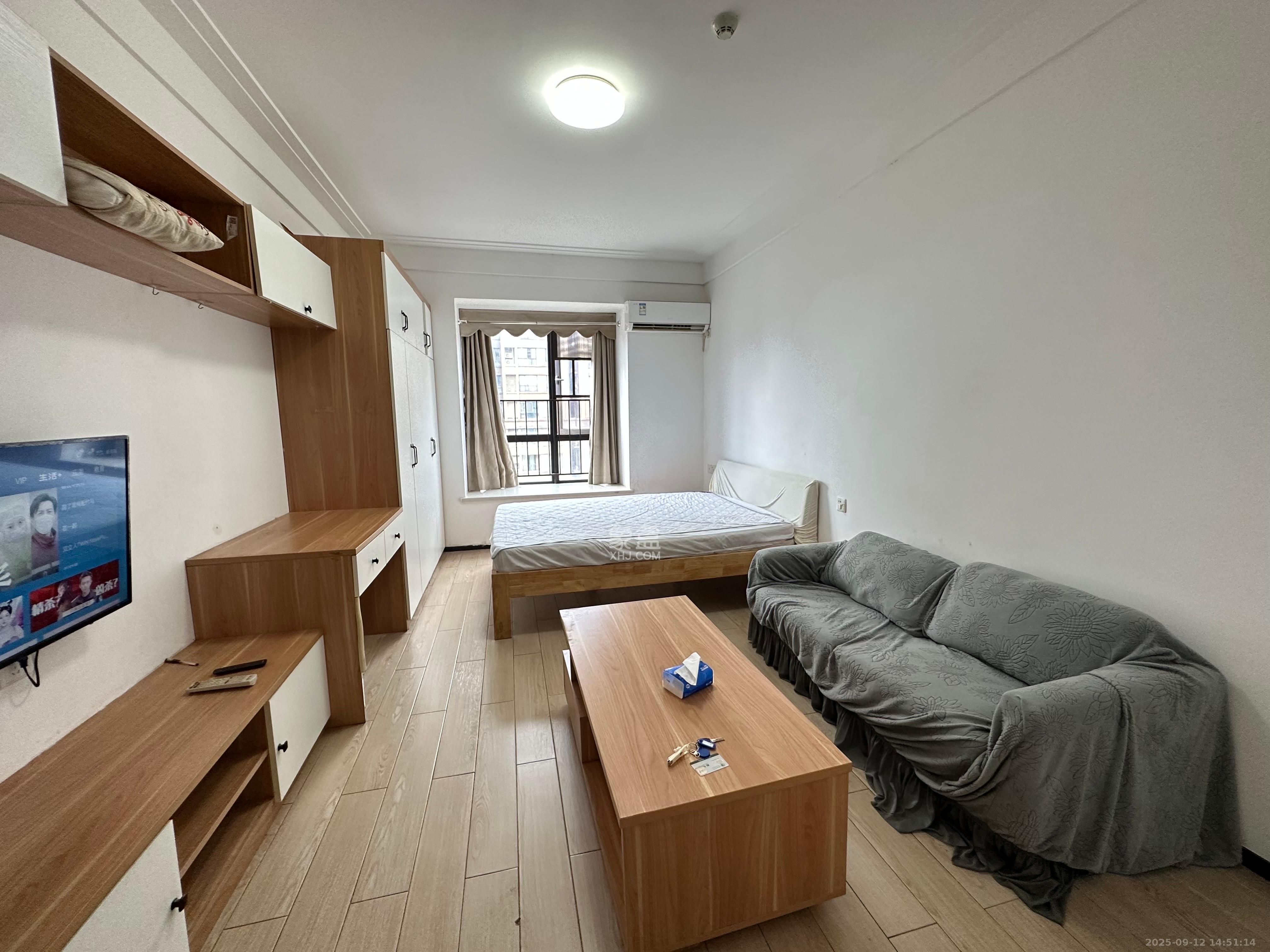 中海国际二期  1室1厅1卫    1300.0元/月 中海国际二期  1室1厅1卫    1300.0元/月