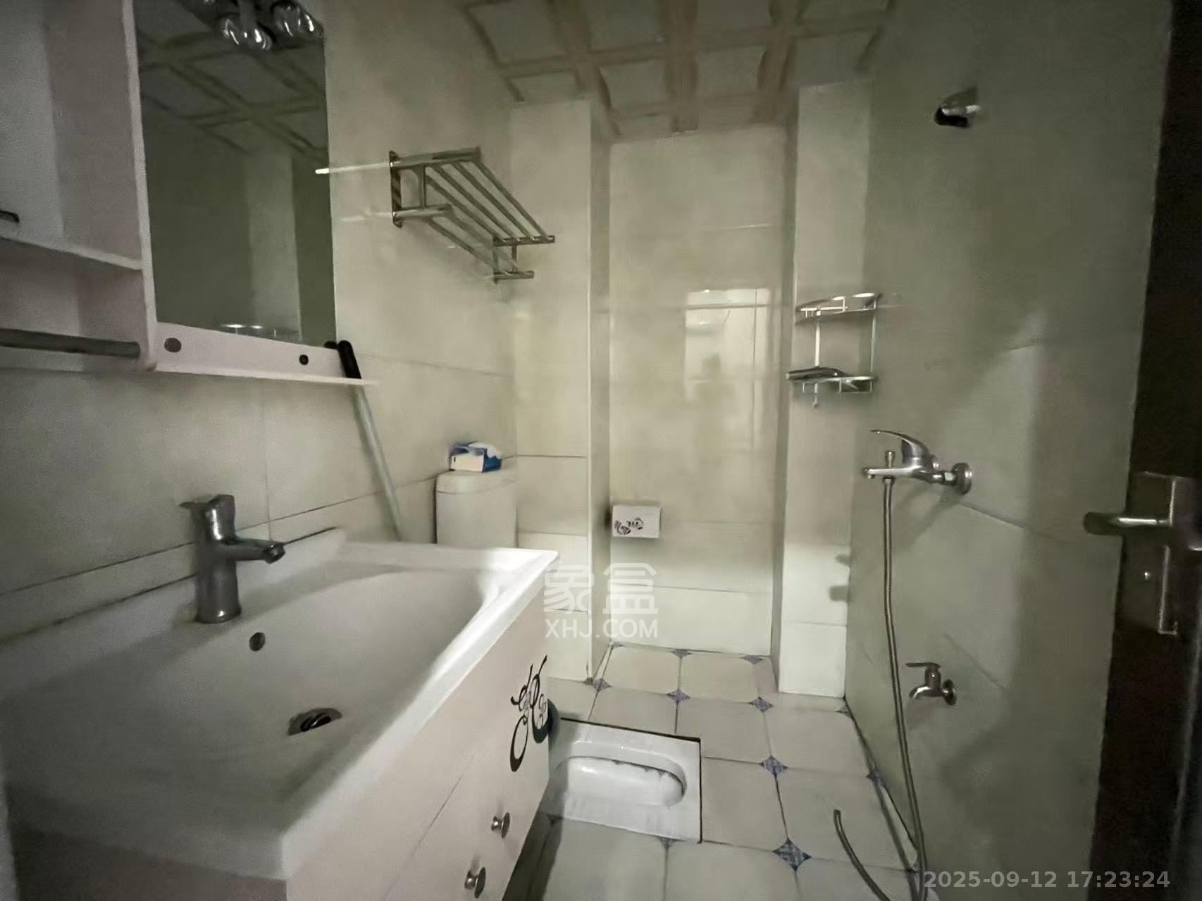 同鑫家园  1室1厅1卫    1300.0元/月室内图