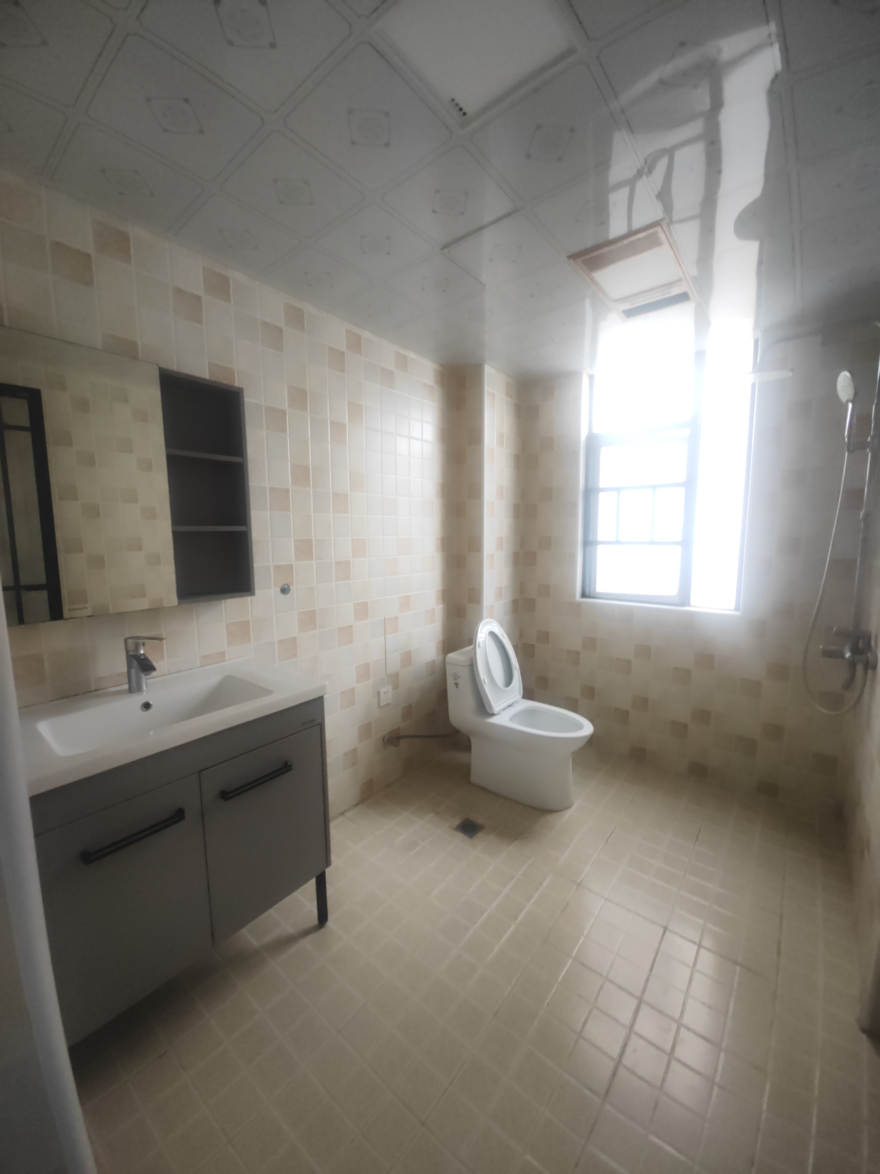 东城明珠 3室2厅2卫 2200.0元/月 东城明珠 3室2厅2卫 2200.0元/月室内图