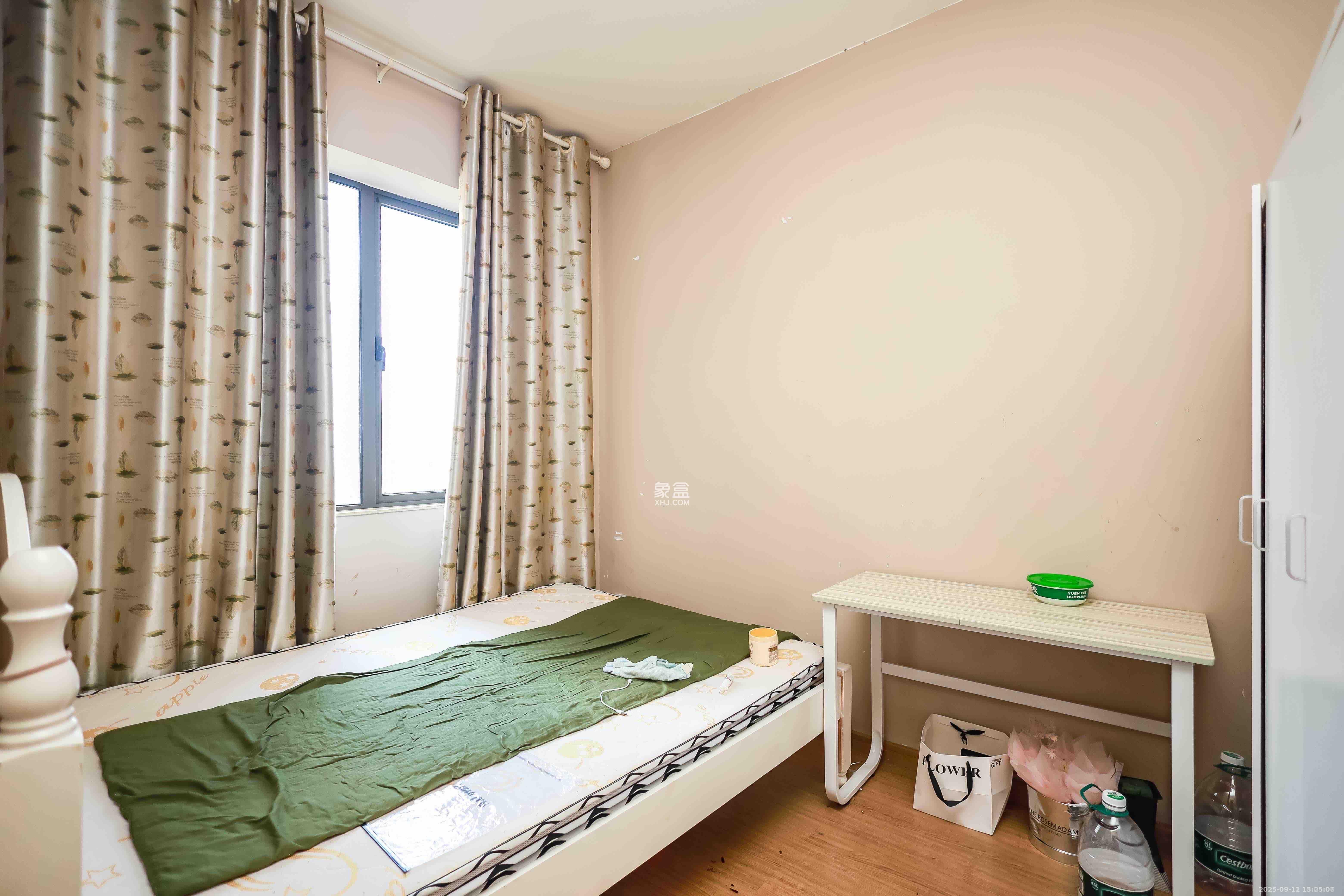 麓谷小镇  3室2厅1卫    2200.0元/月室内图