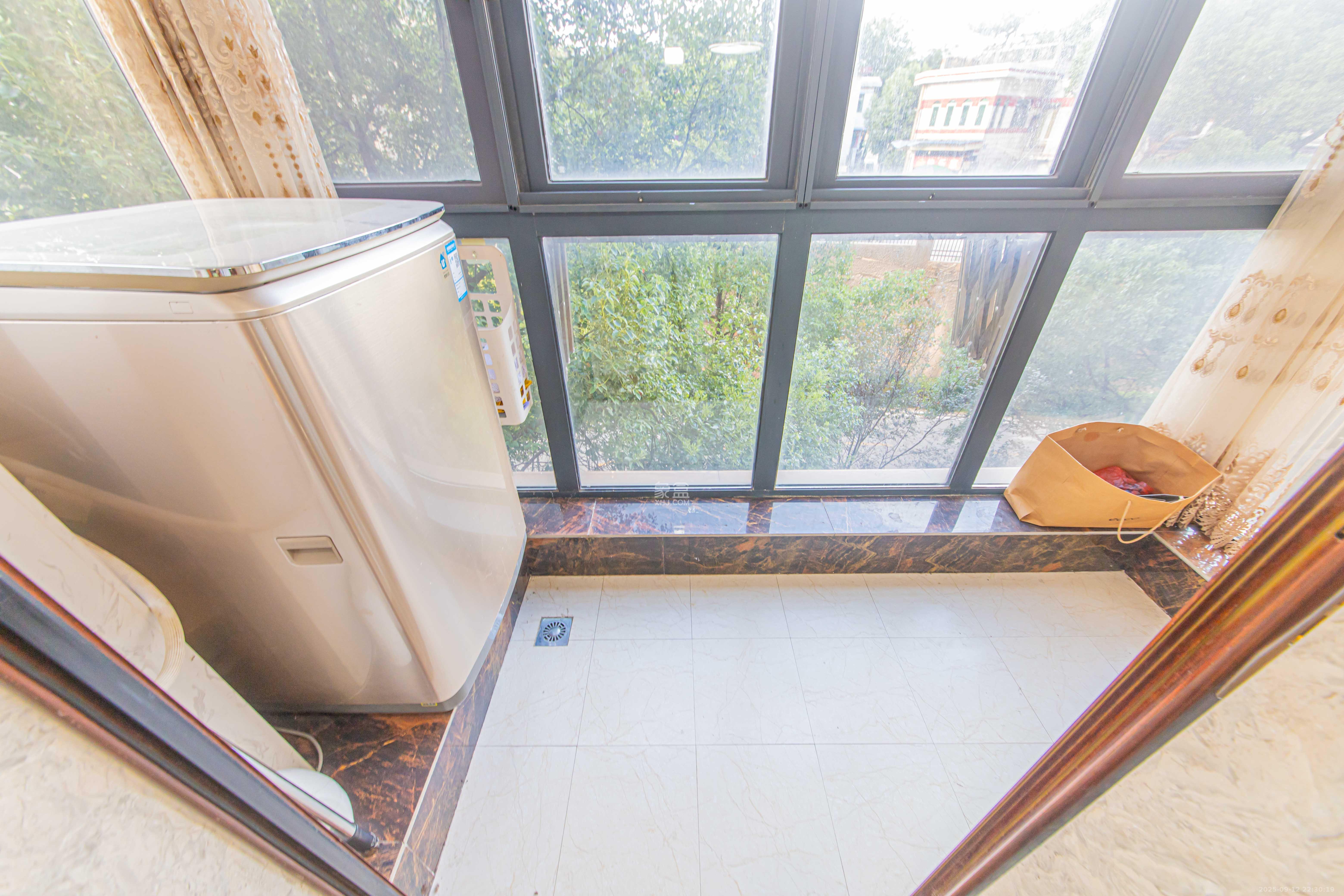 中建芙蓉嘉苑 4室2厅2卫 126.0万 中建芙蓉嘉苑 4室2厅2卫 126.0万阳台