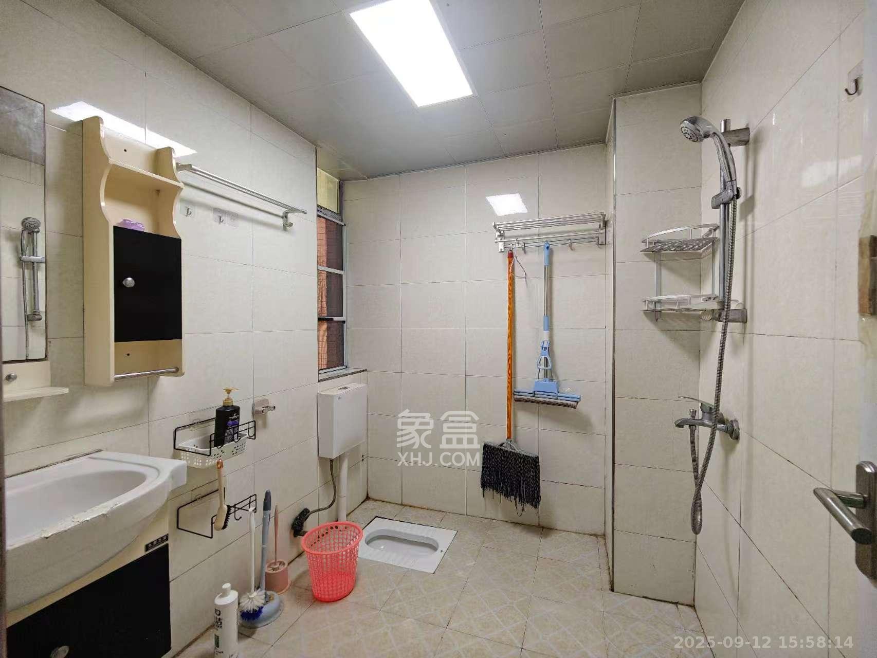 新城新世界一二三期 3室2厅1卫 2400.0元/月 新城新世界一二三期 3室2厅1卫 2400.0元/月室内图