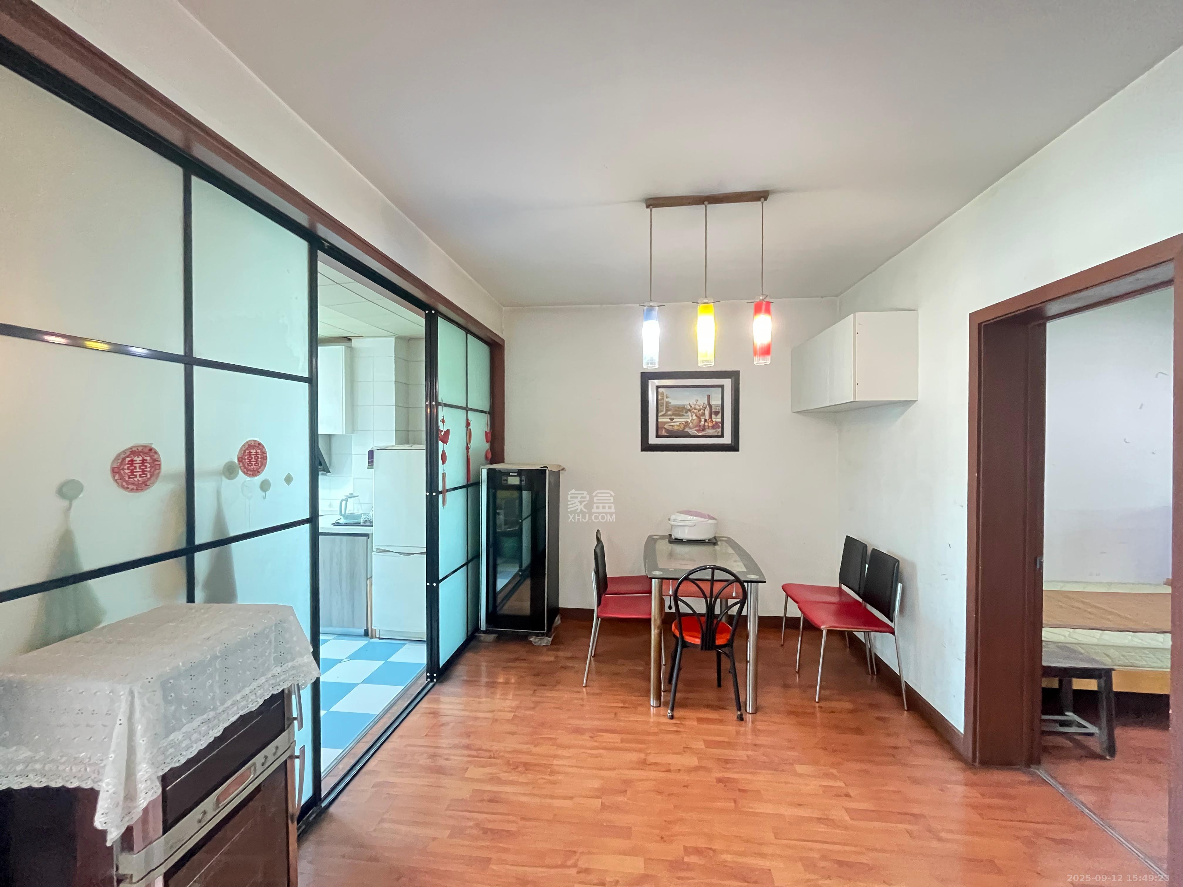 芙蓉苑 2室1厅1卫 1800.0元/月 芙蓉苑 2室1厅1卫 1800.0元/月室内图