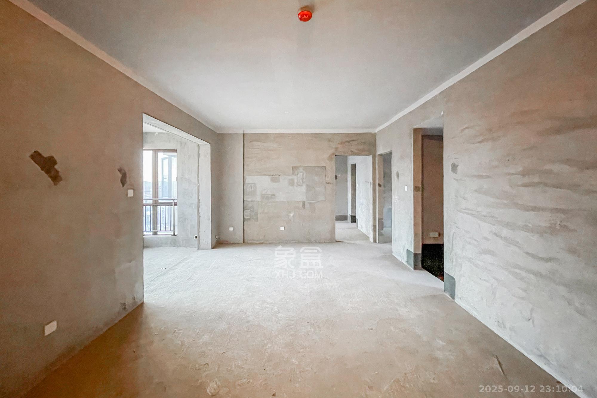 保利西海岸B区  3室2厅2卫    185.0万