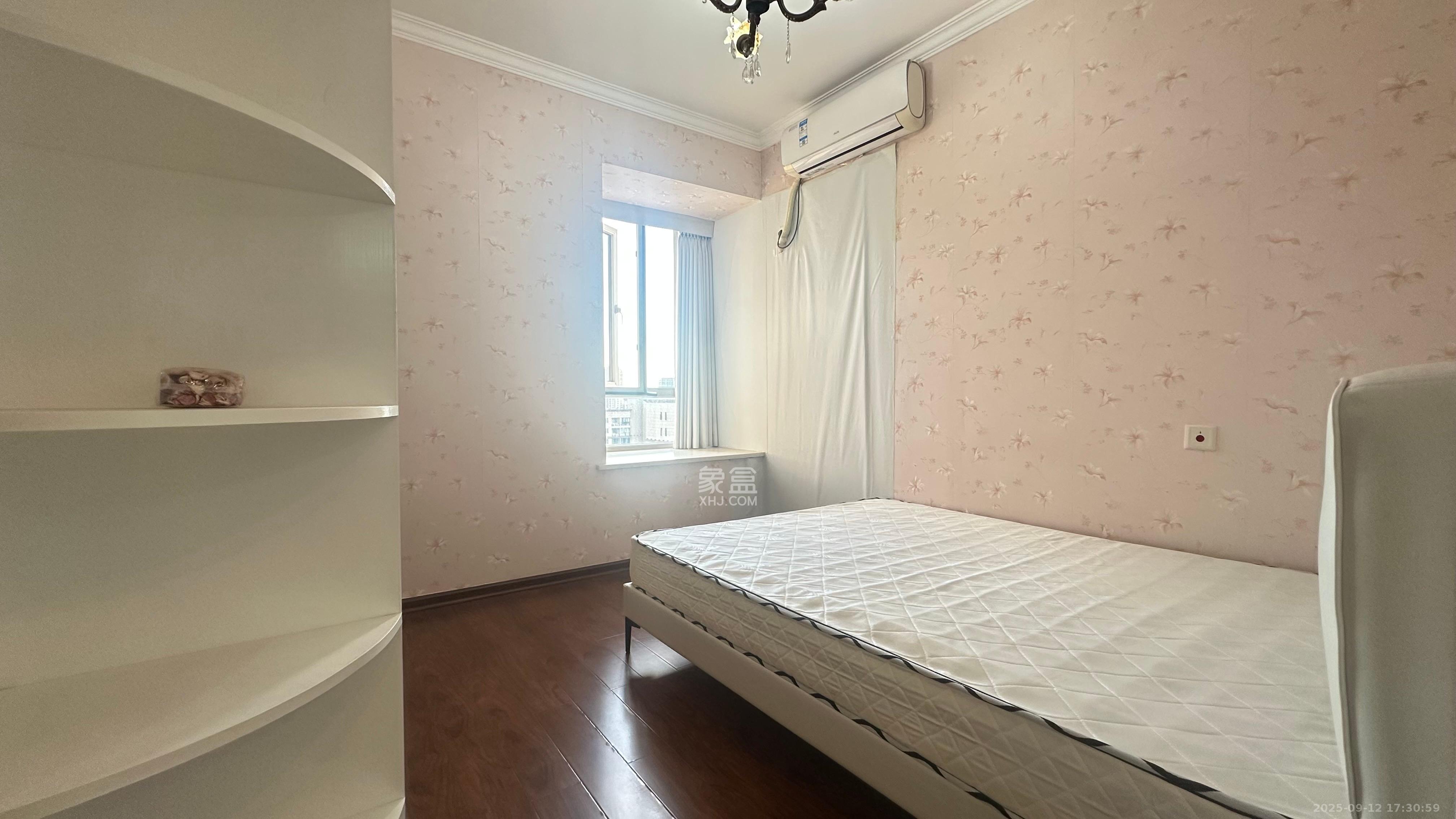 COCO蜜城  3室2厅1卫    2500.0元/月室内图