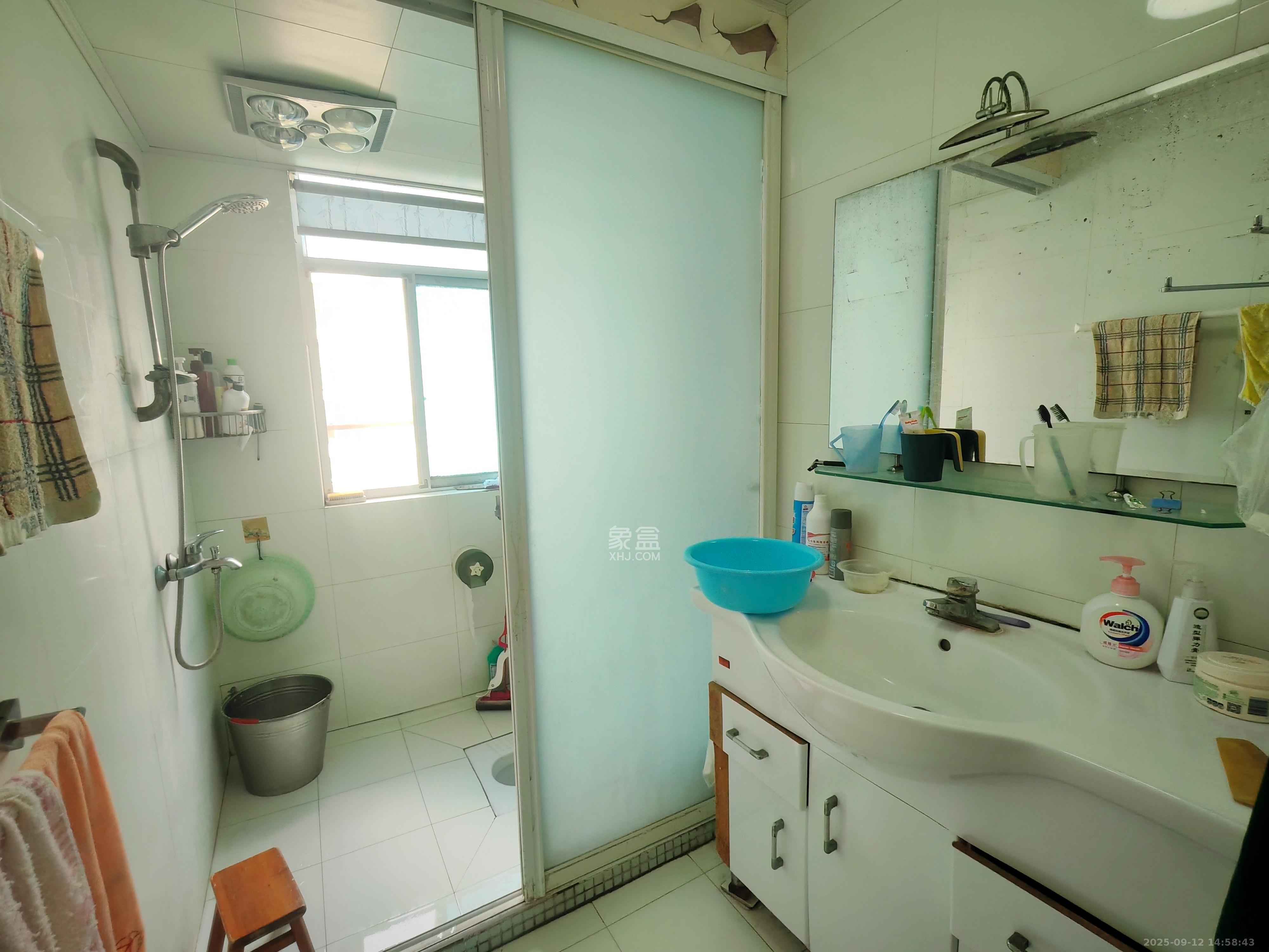 星语林名园 3室2厅2卫 2000.0元/月 星语林名园 3室2厅2卫 2000.0元/月室内图