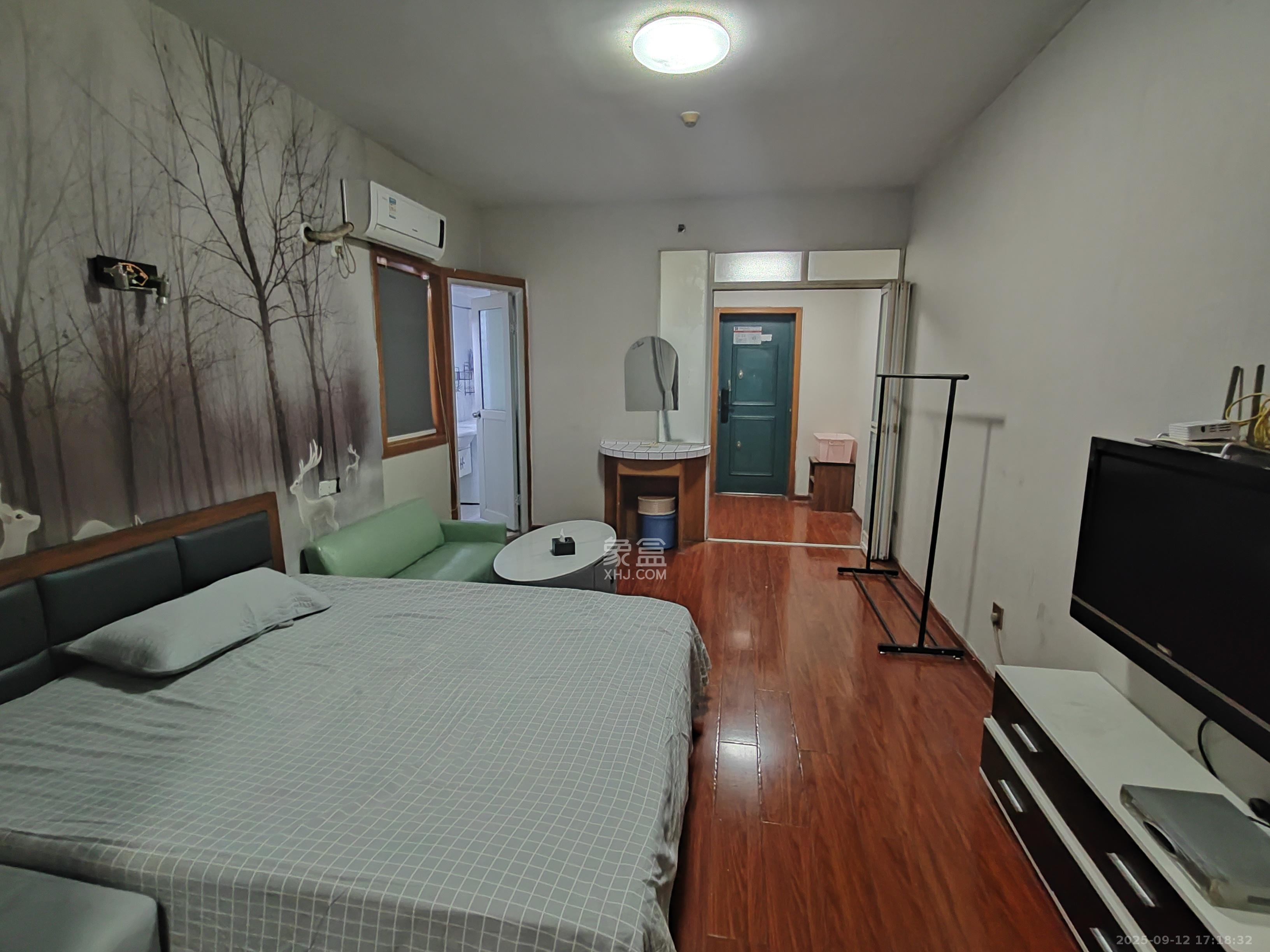 景江东方 1室1厅1卫 1500.0元/月 景江东方 1室1厅1卫 1500.0元/月室内图