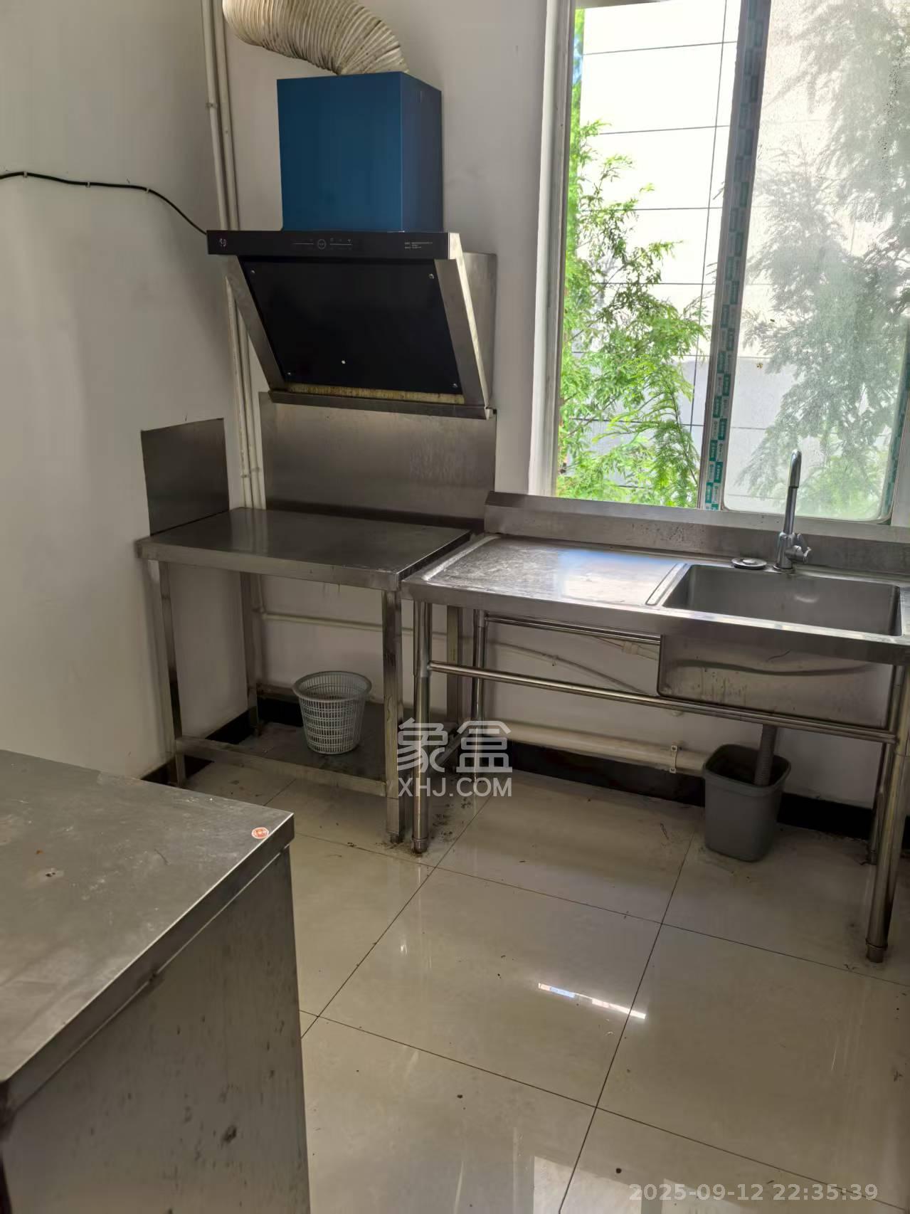 五一东村 1室0厅0卫 1500.0元/月 五一东村 1室0厅0卫 1500.0元/月室内图