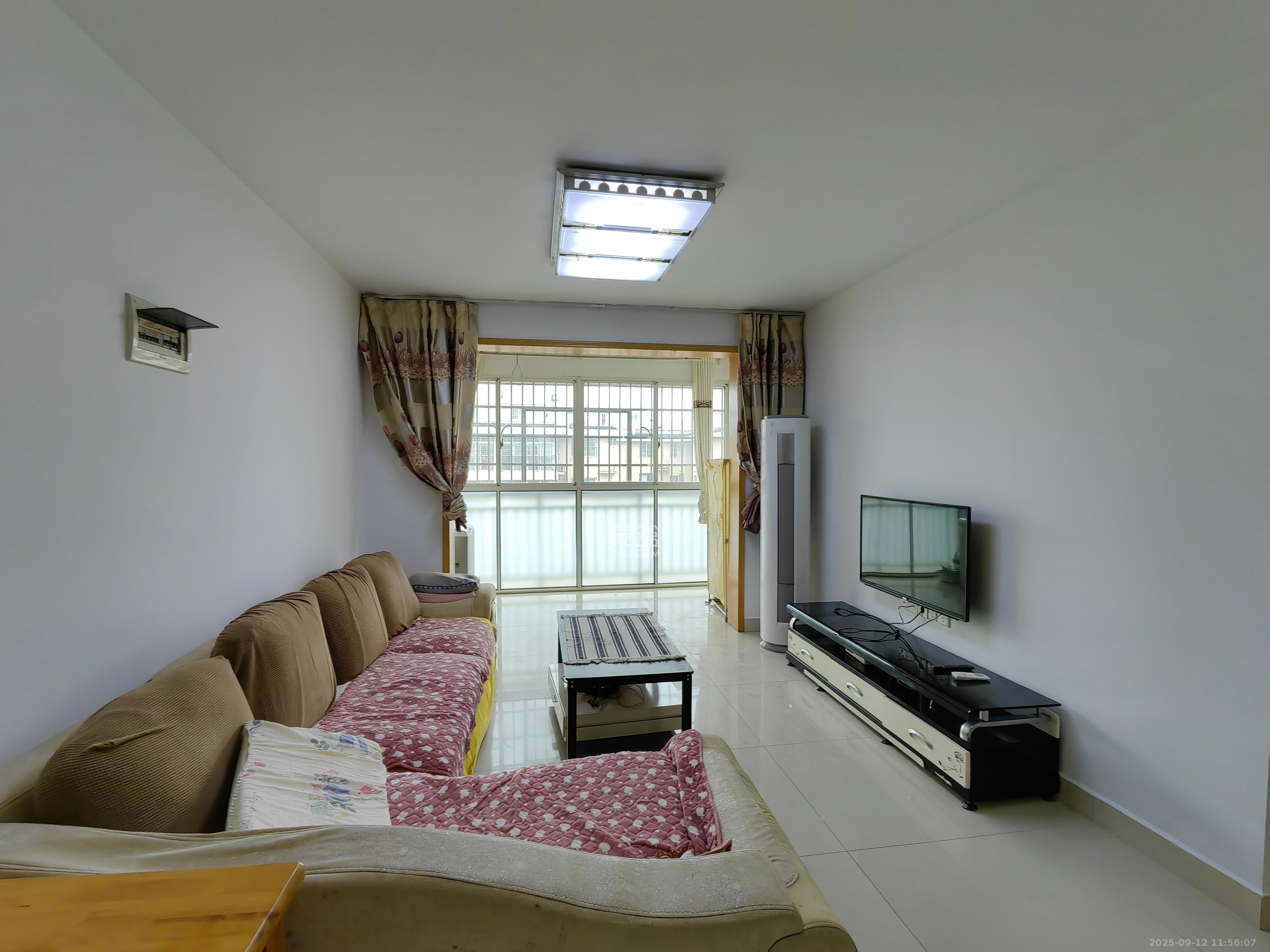 麓谷锦和园 3室2厅1卫 2200.0元/月 麓谷锦和园 3室2厅1卫 2200.0元/月室内图