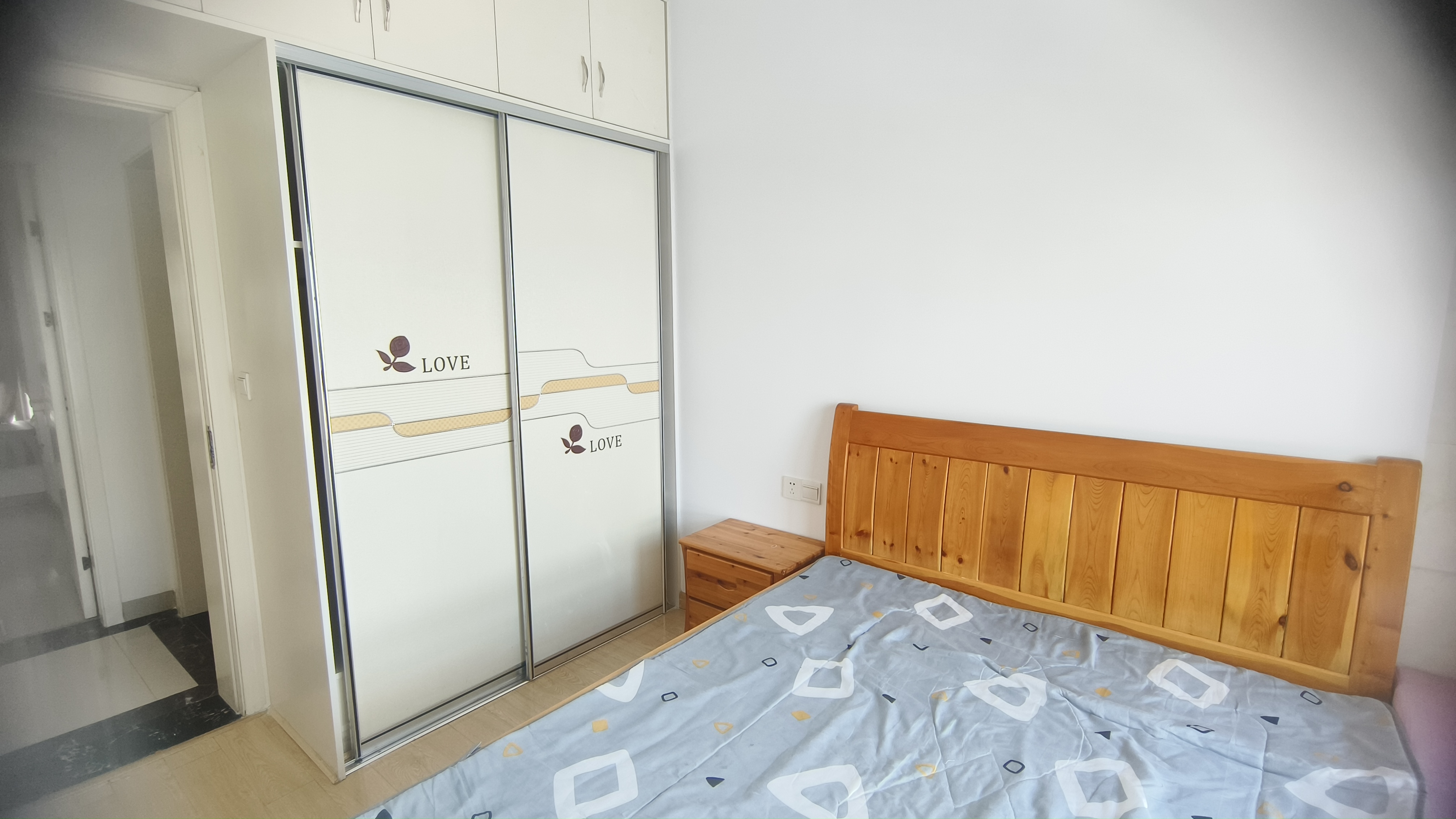 碧桂园 3室2厅2卫 1600.0元/月 碧桂园 3室2厅2卫 1600.0元/月室内图