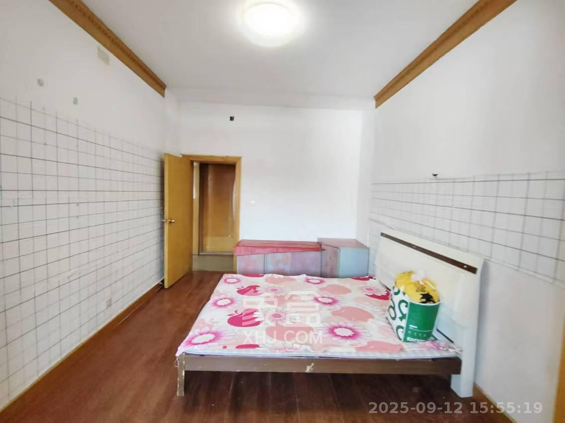 省军区宿舍 2室2厅1卫 1700.0元/月 省军区宿舍 2室2厅1卫 1700.0元/月室内图