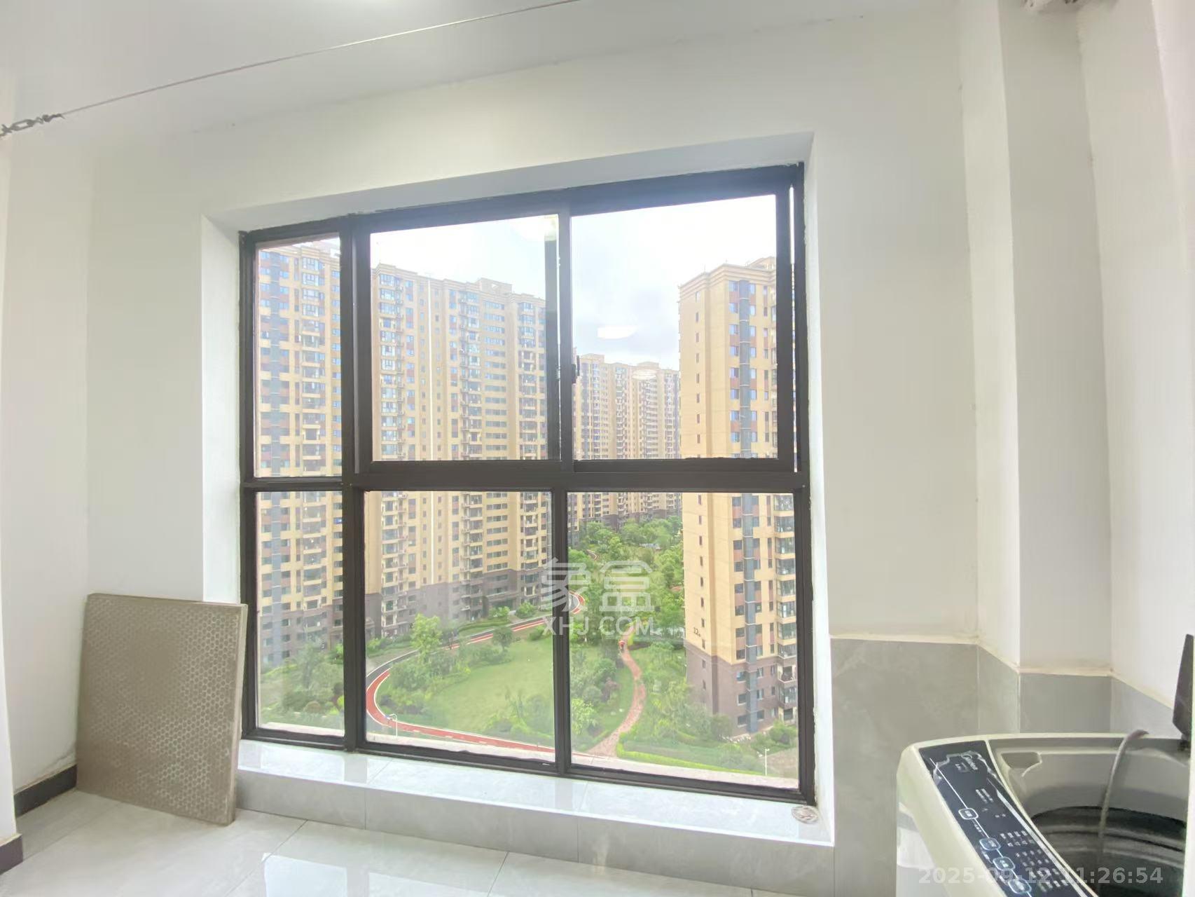 绿地新都会 3室2厅2卫 2200.0元/月 绿地新都会 3室2厅2卫 2200.0元/月室内图