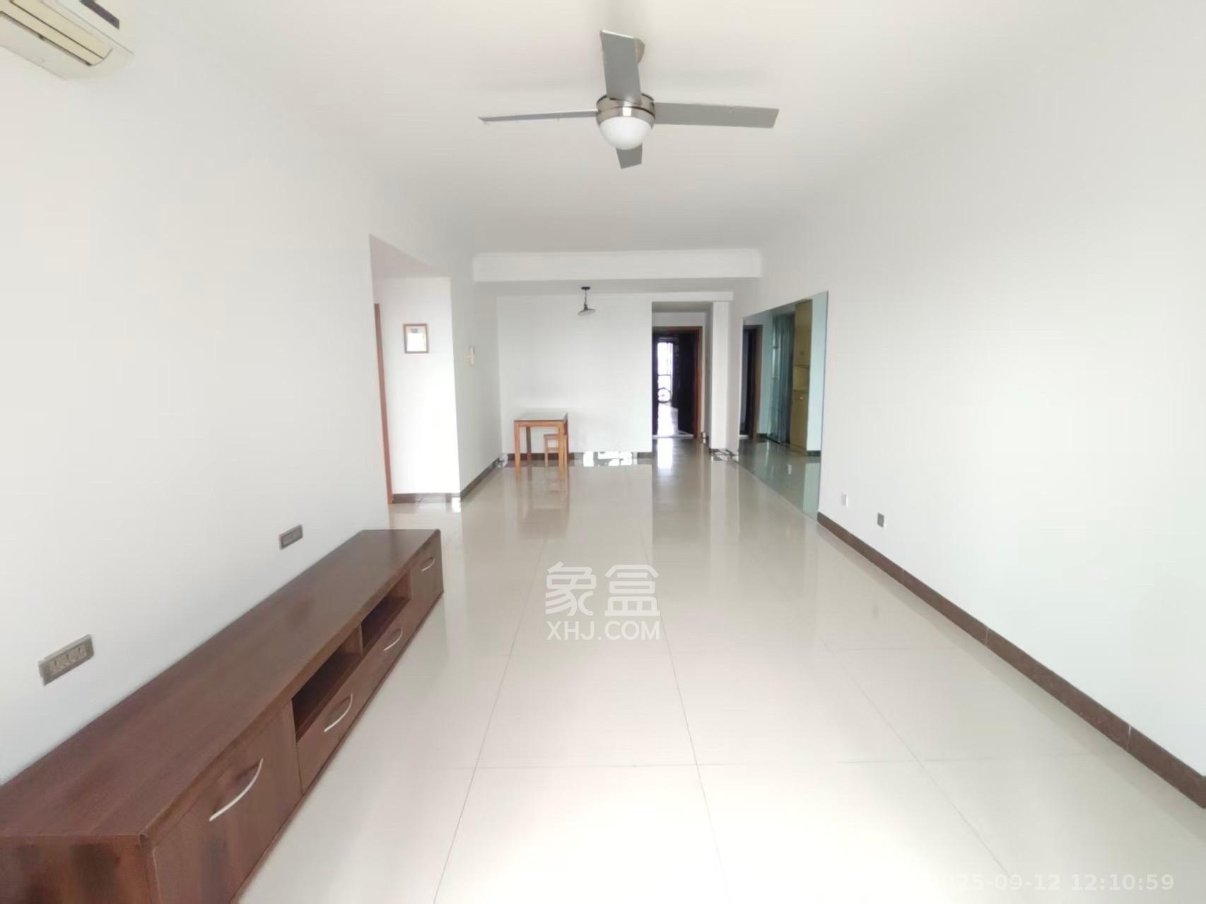 海洋半岛(月珑湾) 3室2厅1卫 2100.0元/月 海洋半岛(月珑湾) 3室2厅1卫 2100.0元/月室内图