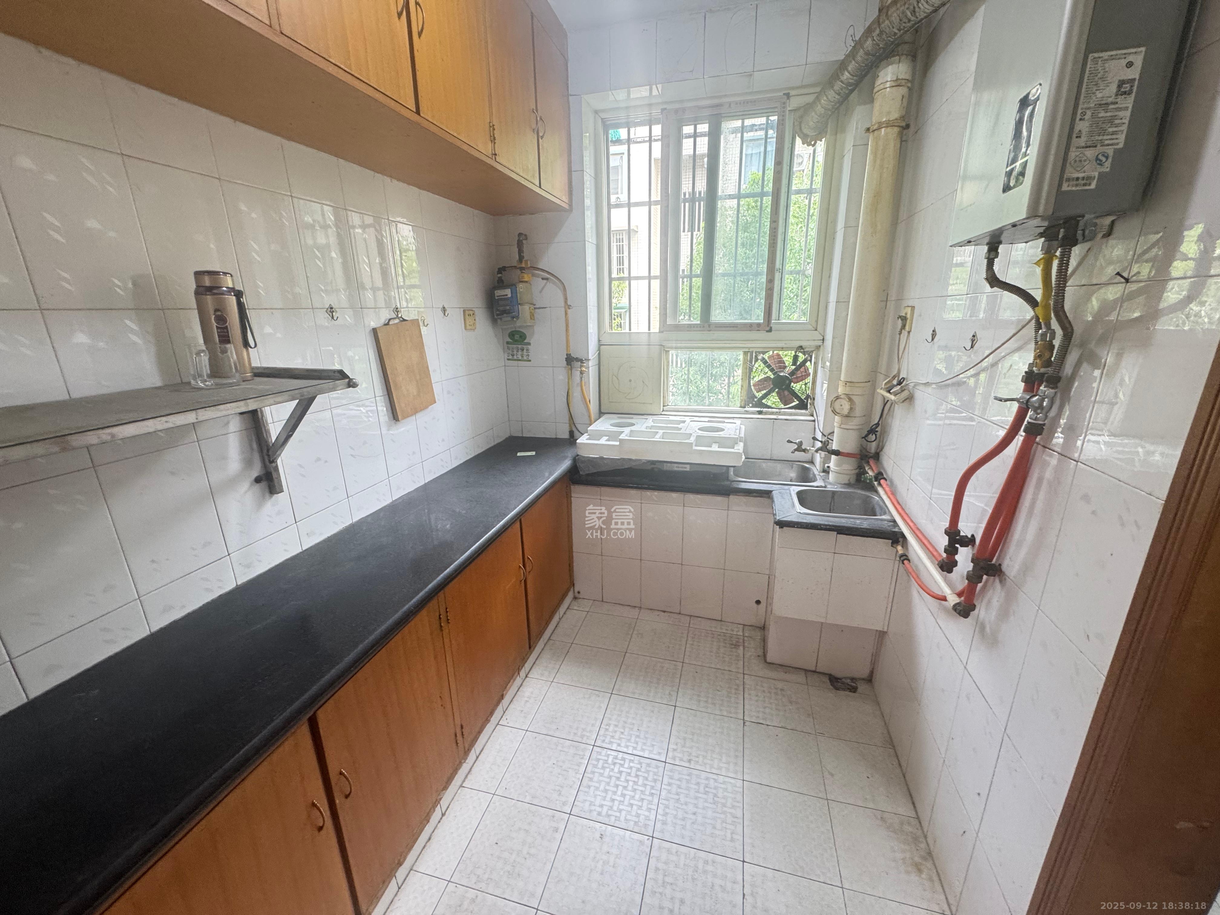 怡景民居 2室1厅1卫 1500.0元/月 怡景民居 2室1厅1卫 1500.0元/月室内图