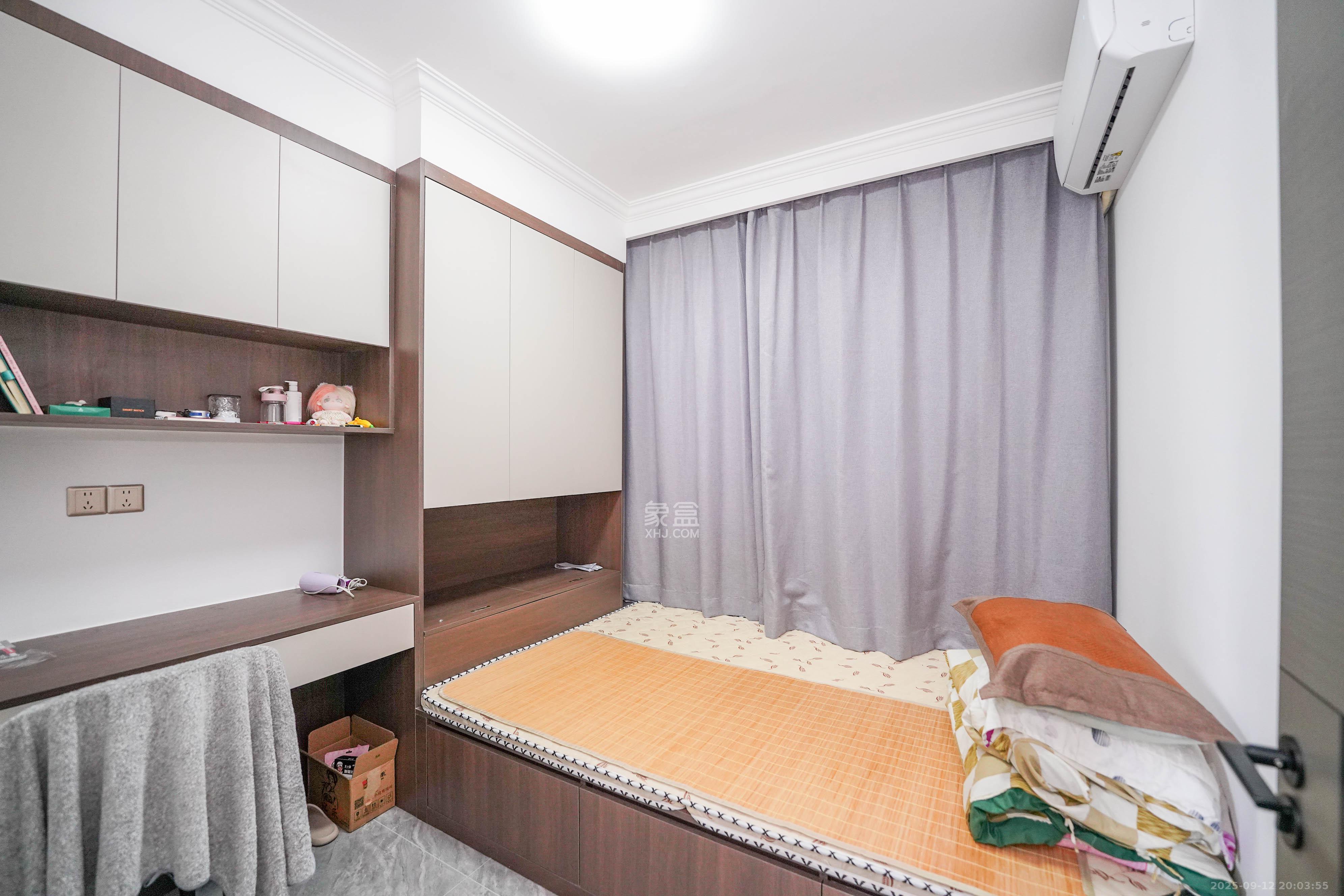 旭辉雨金广场 3室2厅2卫 108.0万 旭辉雨金广场 3室2厅2卫 108.0万卧室