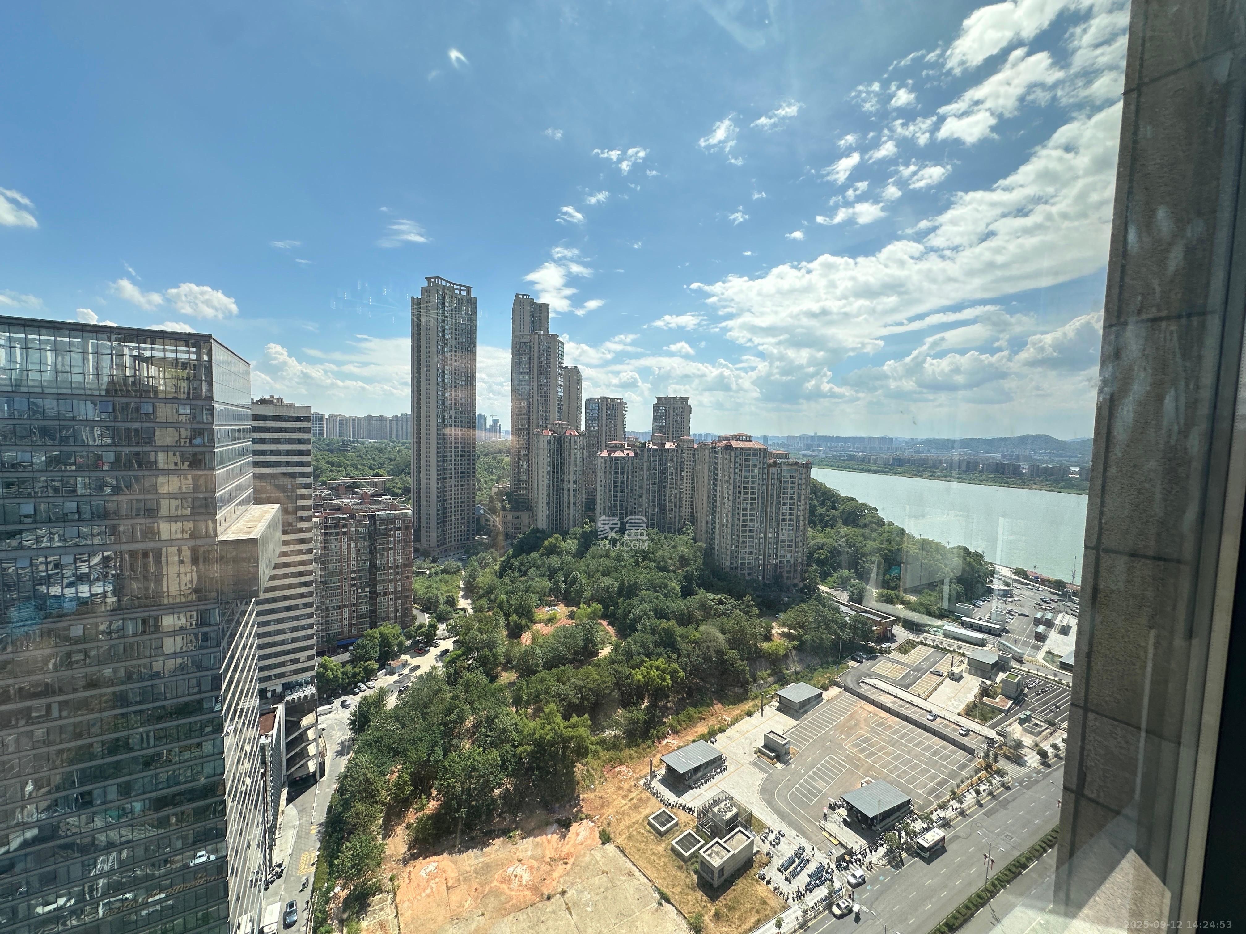 保利国际广场 3室2厅1卫 6000.0元/月 保利国际广场 3室2厅1卫 6000.0元/月室内图